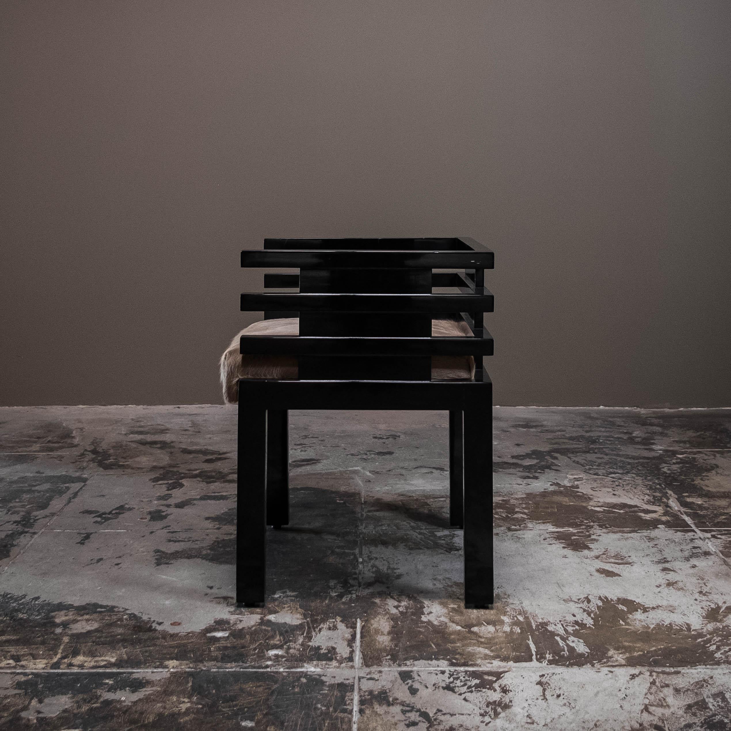 Mid-Century moderno Poltrona laccata nera in vendita