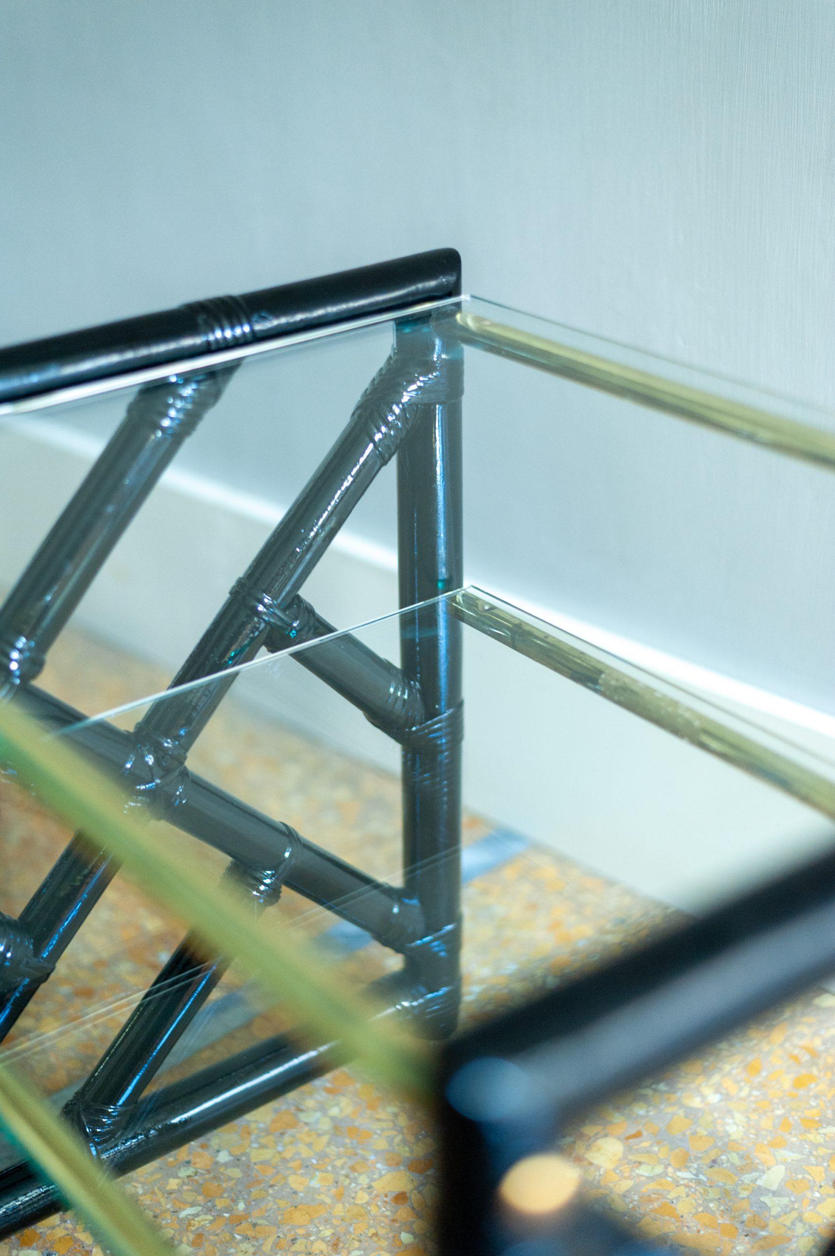 Tables de chevet en bambou laqué noir - années 1970 en vente 1