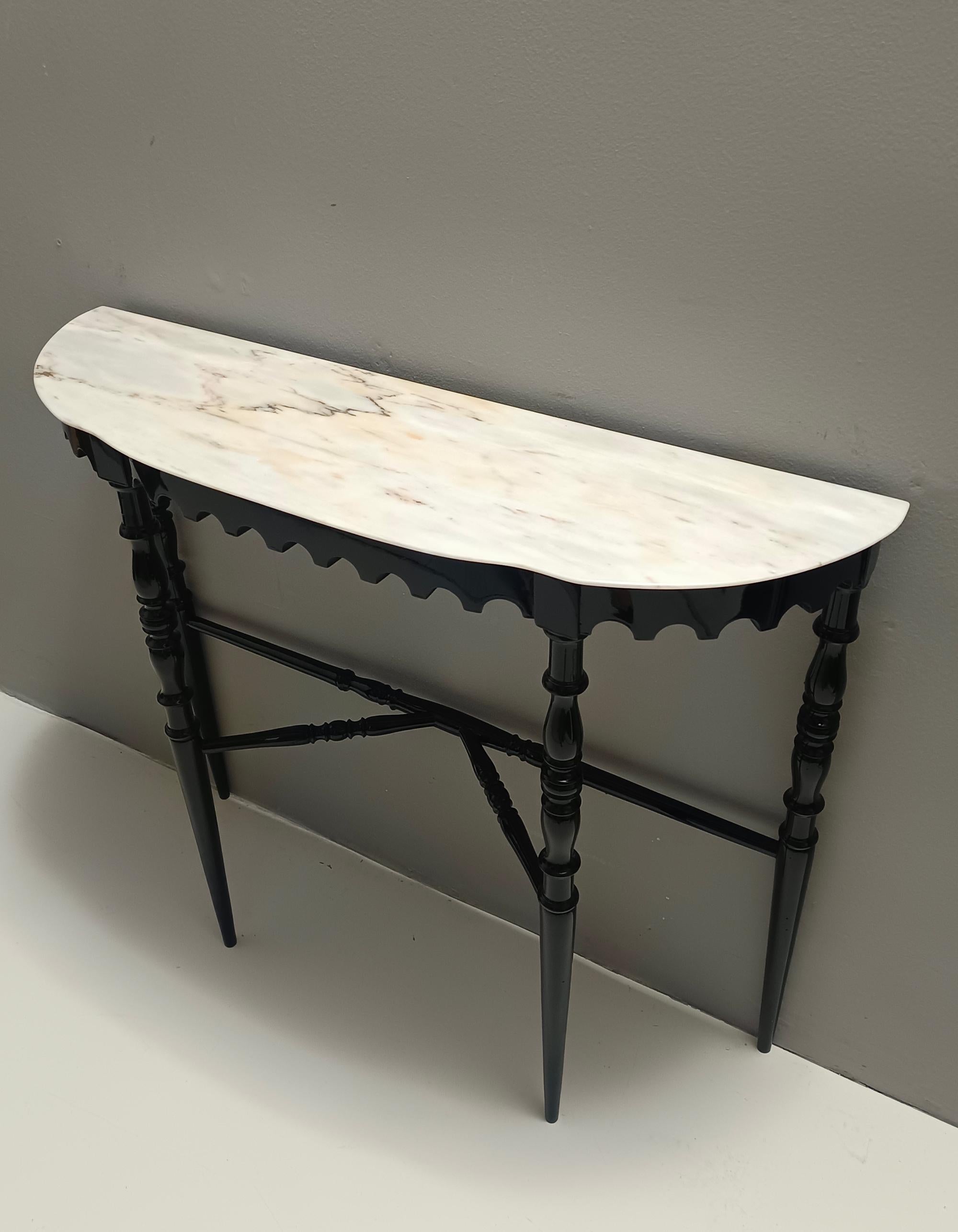 Black Lacquered Beech Console with Demilune Portuguese Pink Marble Top, Italy In Excellent Condition For Sale In Bresso, Lombardy