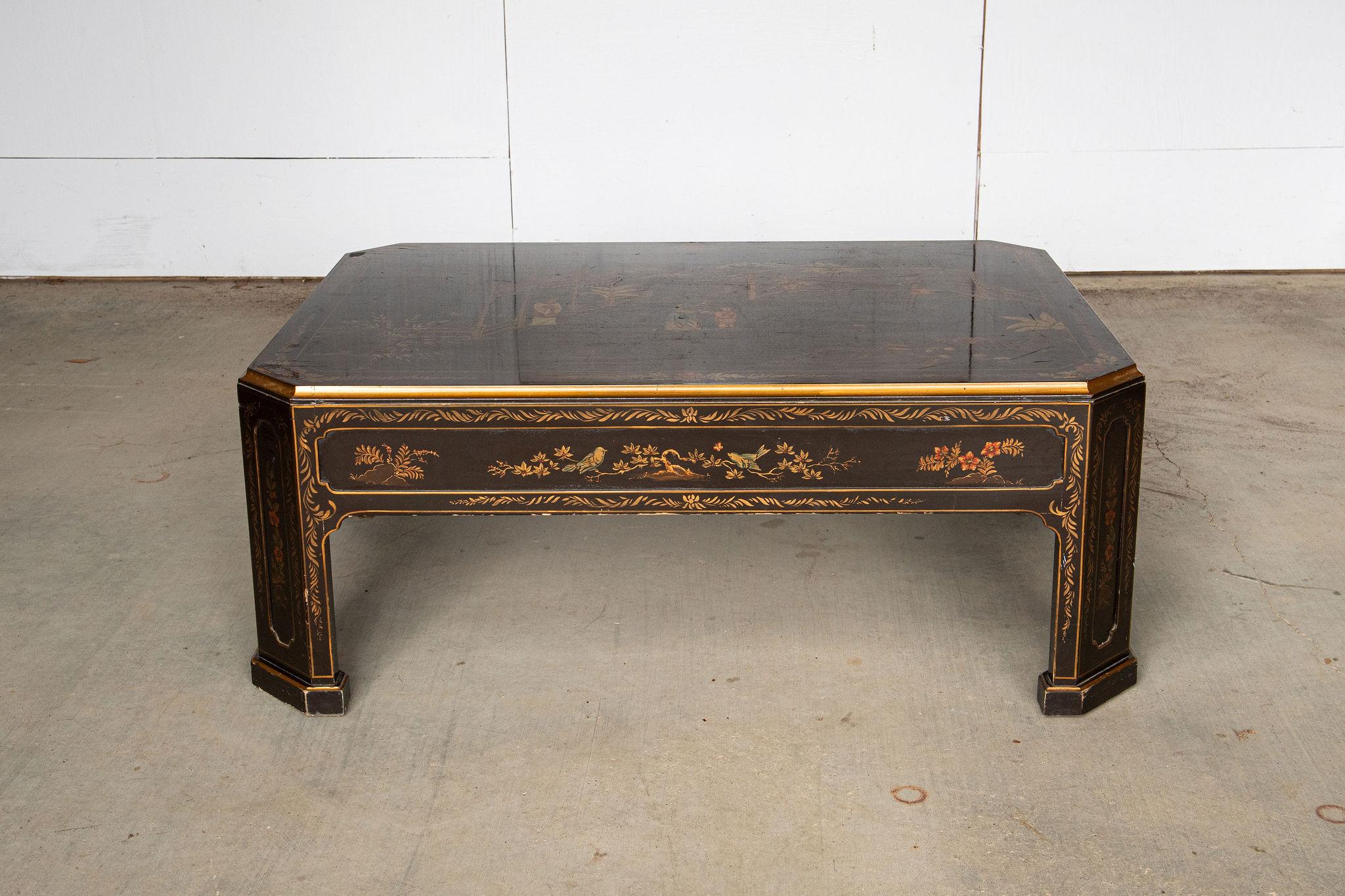 Gilt Black Lacquered Chinoiserie Coffee Table For Sale