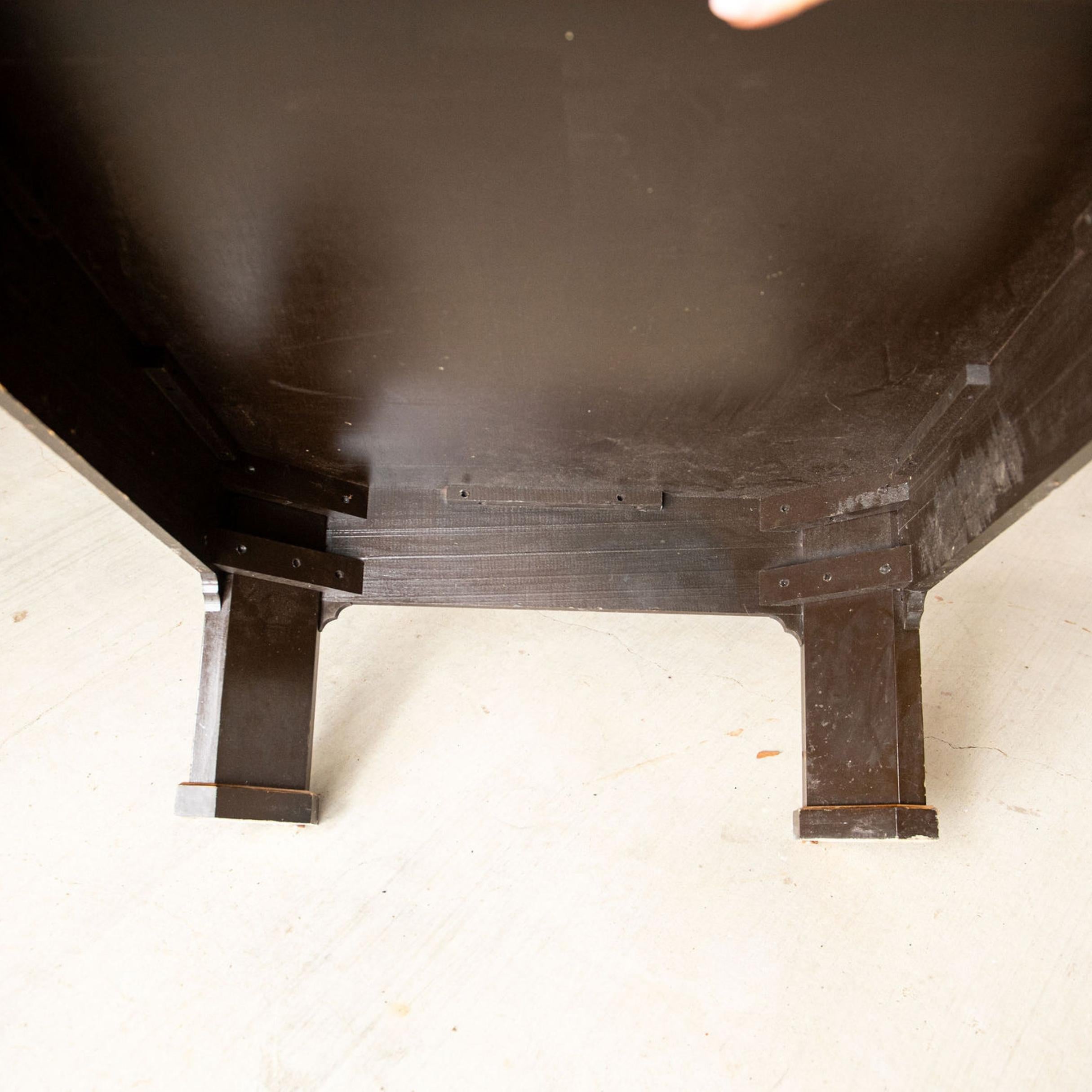 Black Lacquered Chinoiserie Coffee Table For Sale 2