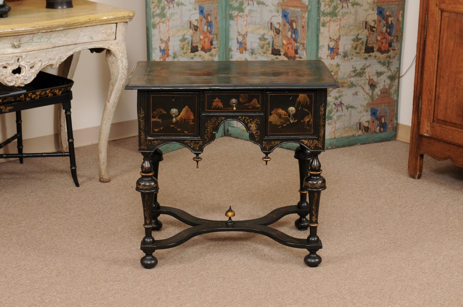 Black Lacquered Chinoiserie William & Mary Style Lowboy, 18th Century England For Sale 6