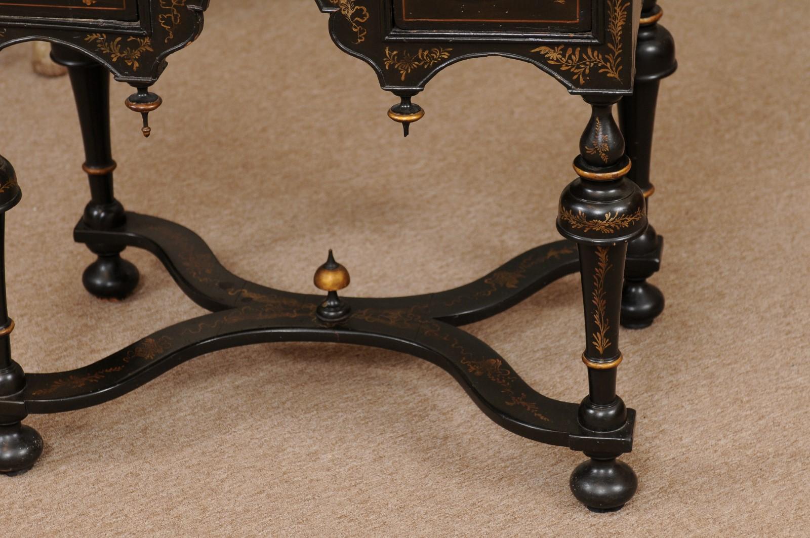 Black Lacquered Chinoiserie William & Mary Style Lowboy, 18th Century England For Sale 7