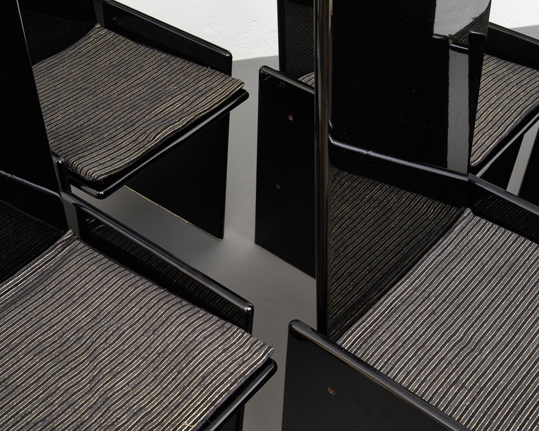 Black Lacquered Dining Chairs Kazuki by Kazuhide Takahama for Simon, Italy, 1970 In Good Condition For Sale In Renens, CH