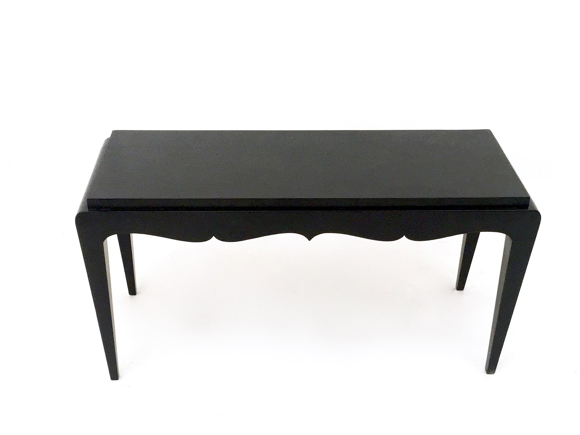 Banco de roble Durmast lacado en negro, Italia mediados del siglo XX en venta
