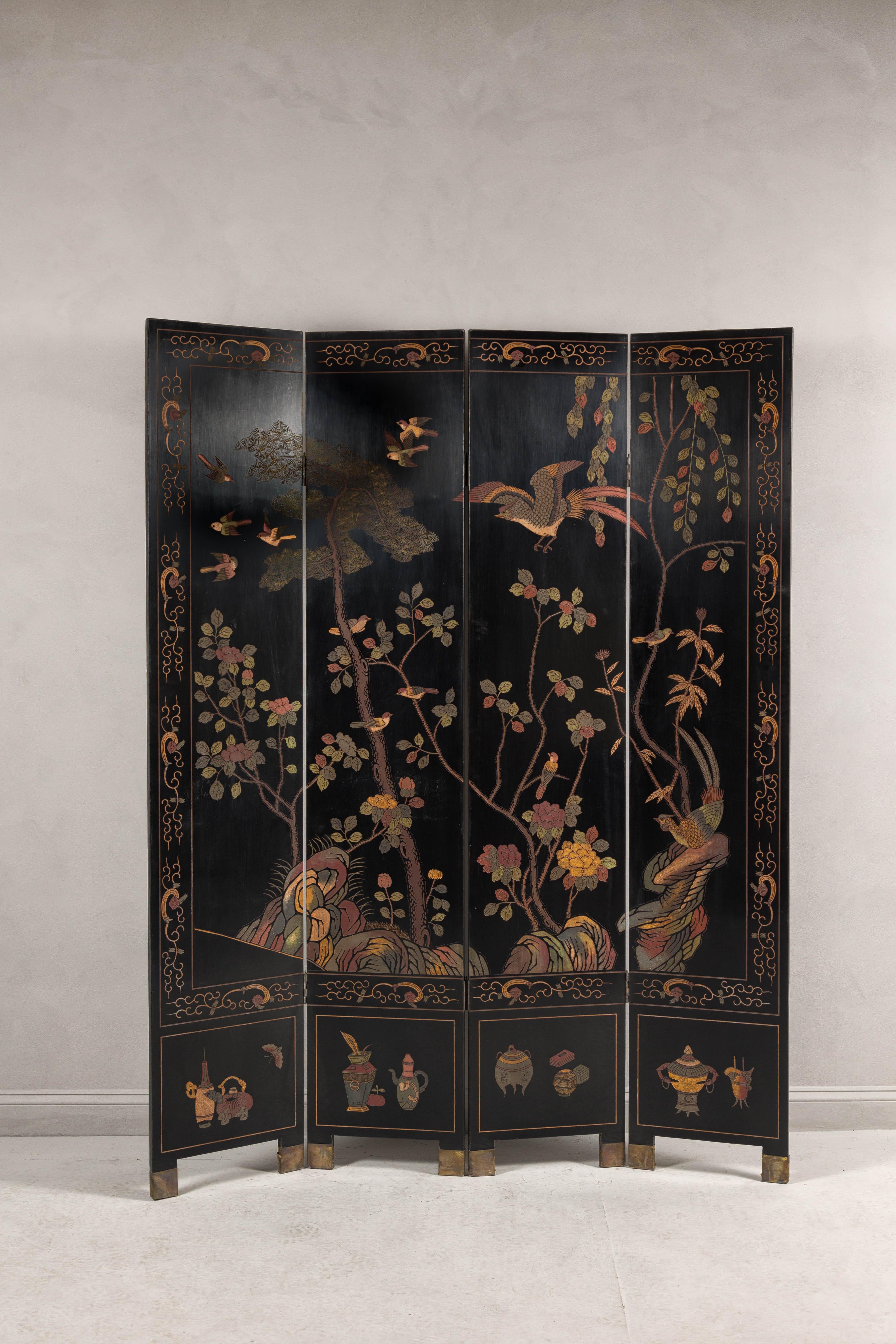 Black Lacquered Four-Panel Screen with Polychrome Bird, Foliage and Tree Décor For Sale 5