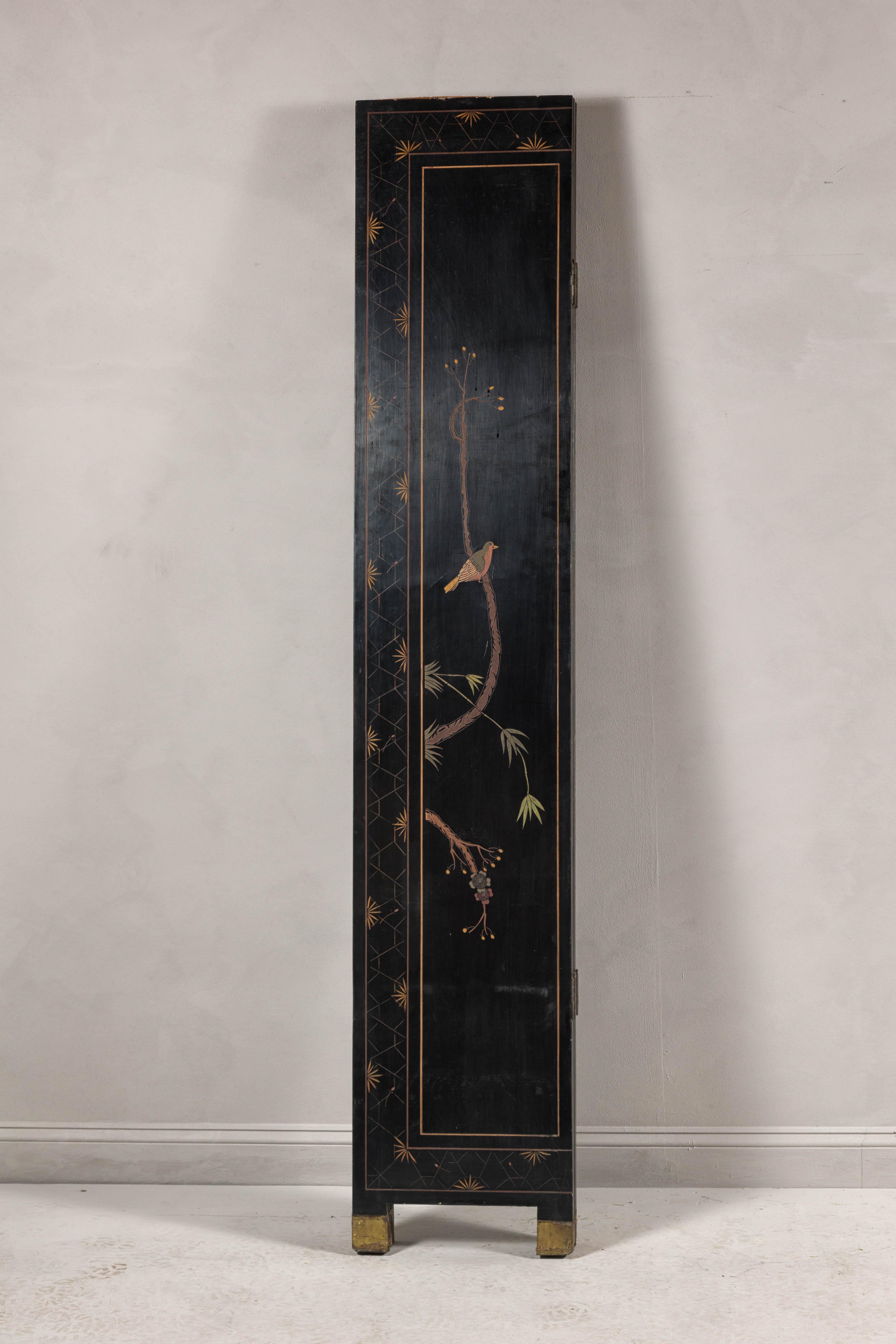 Black Lacquered Four-Panel Screen with Polychrome Bird, Foliage and Tree Décor For Sale 6