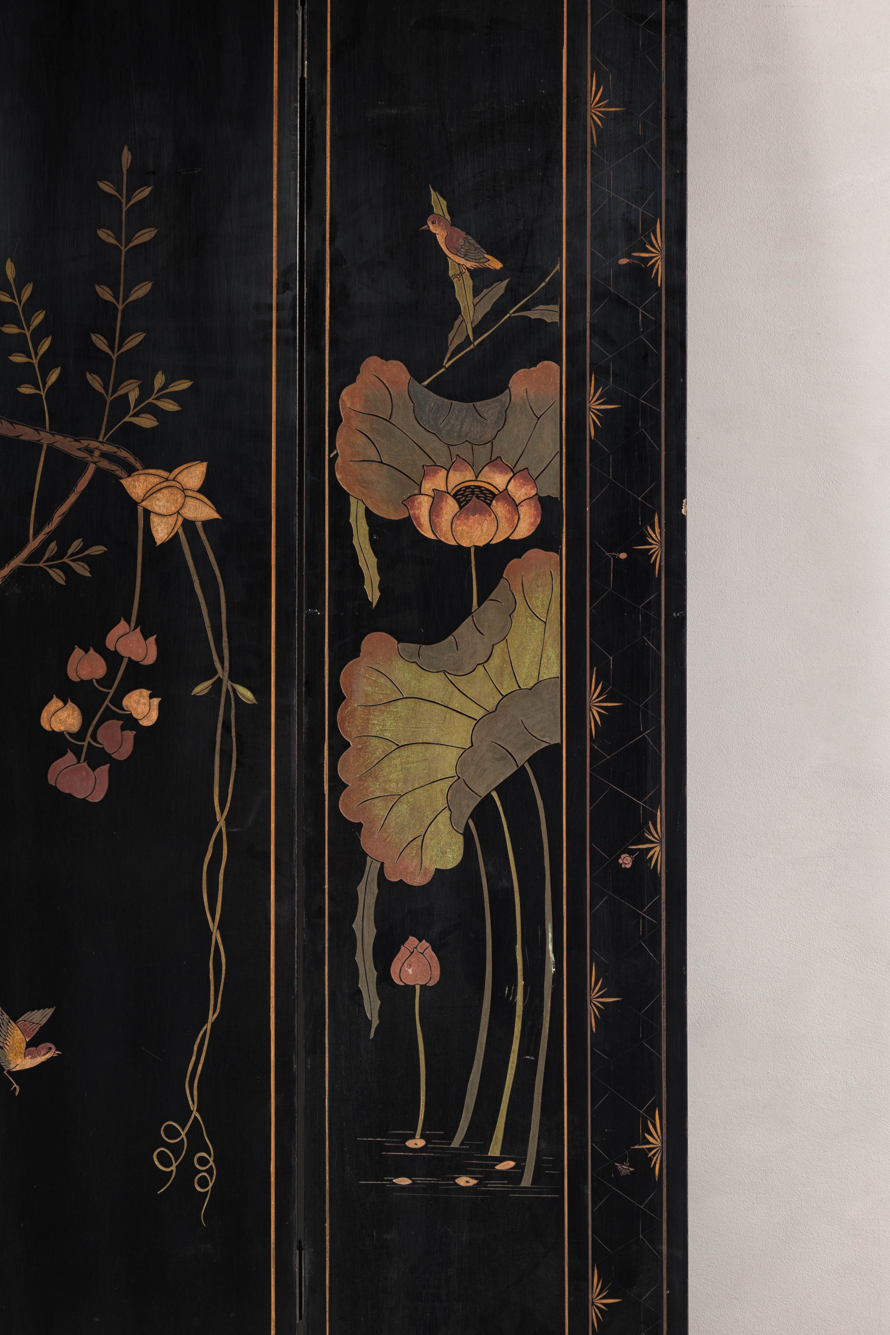 Black Lacquered Four-Panel Screen with Polychrome Bird, Foliage and Tree Décor For Sale 9