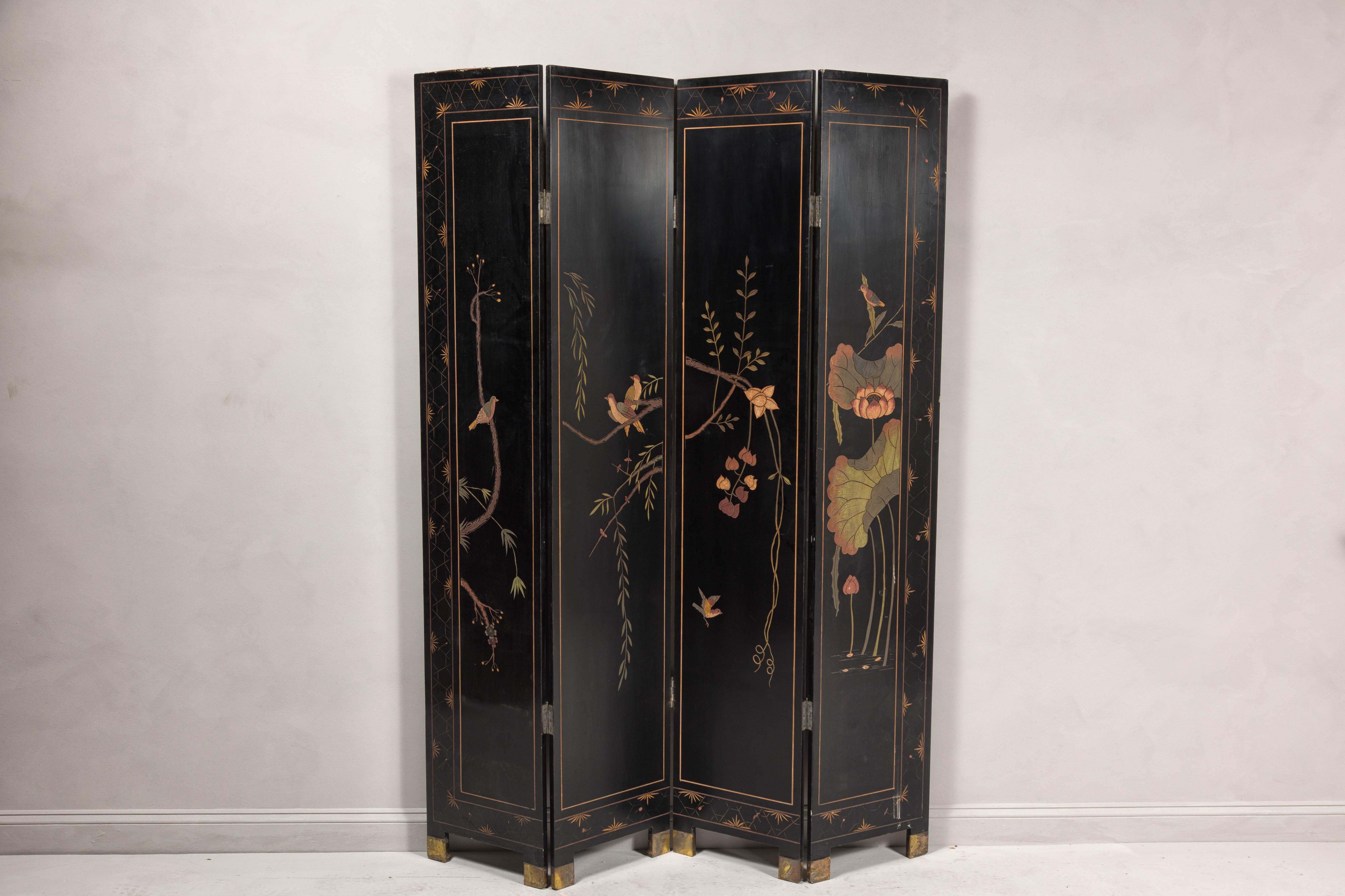 Black Lacquered Four-Panel Screen with Polychrome Bird, Foliage and Tree Décor For Sale 12