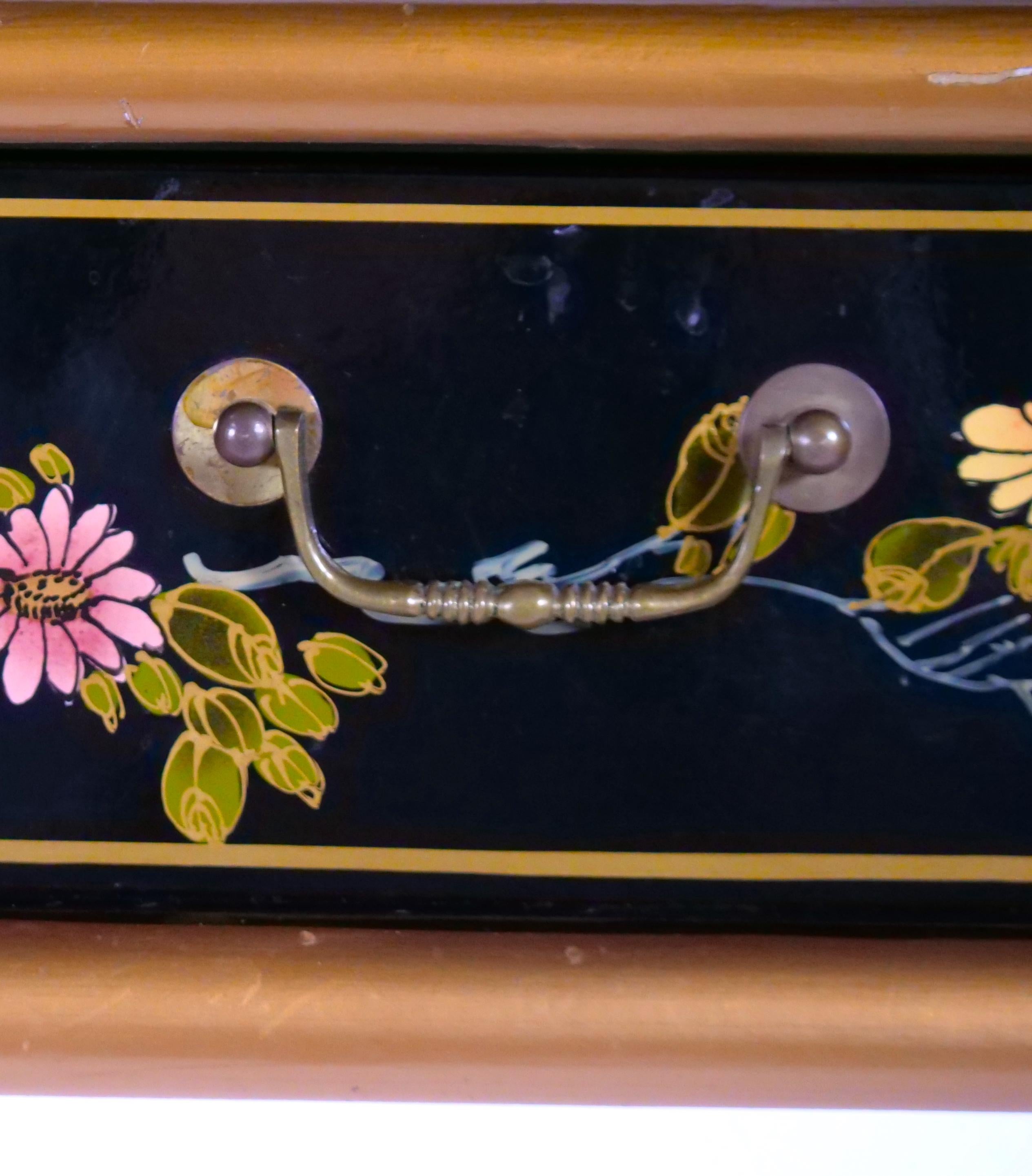 Black Lacquered Hand Painted / Decorated Chinoiserie Desk 7