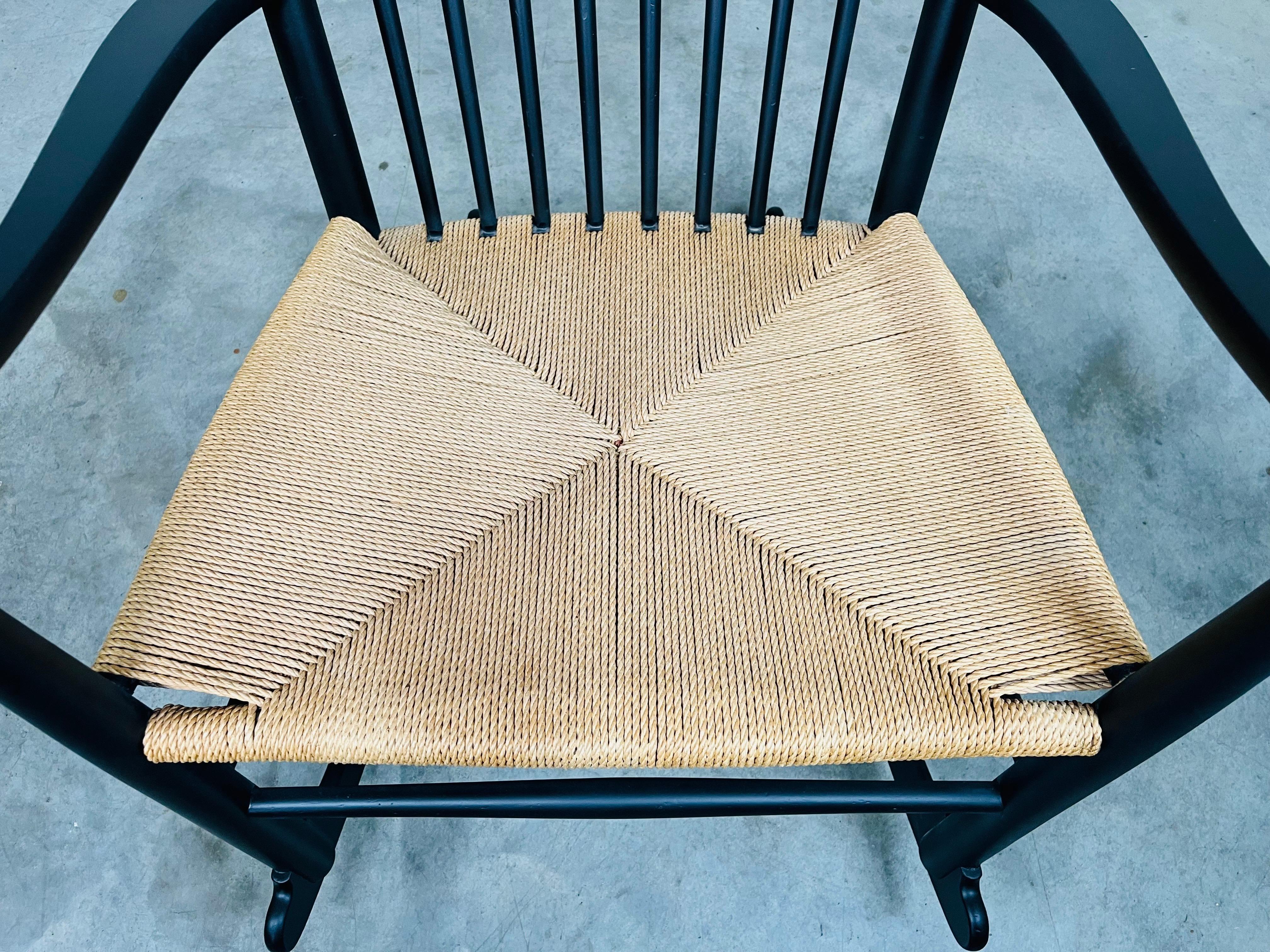Schwarz lackierter Hans J. Wegner J16 Schaukelstuhl oder Schaukelstuhl für FDB Mobler, schwarz lackiert, 1963 im Angebot 4