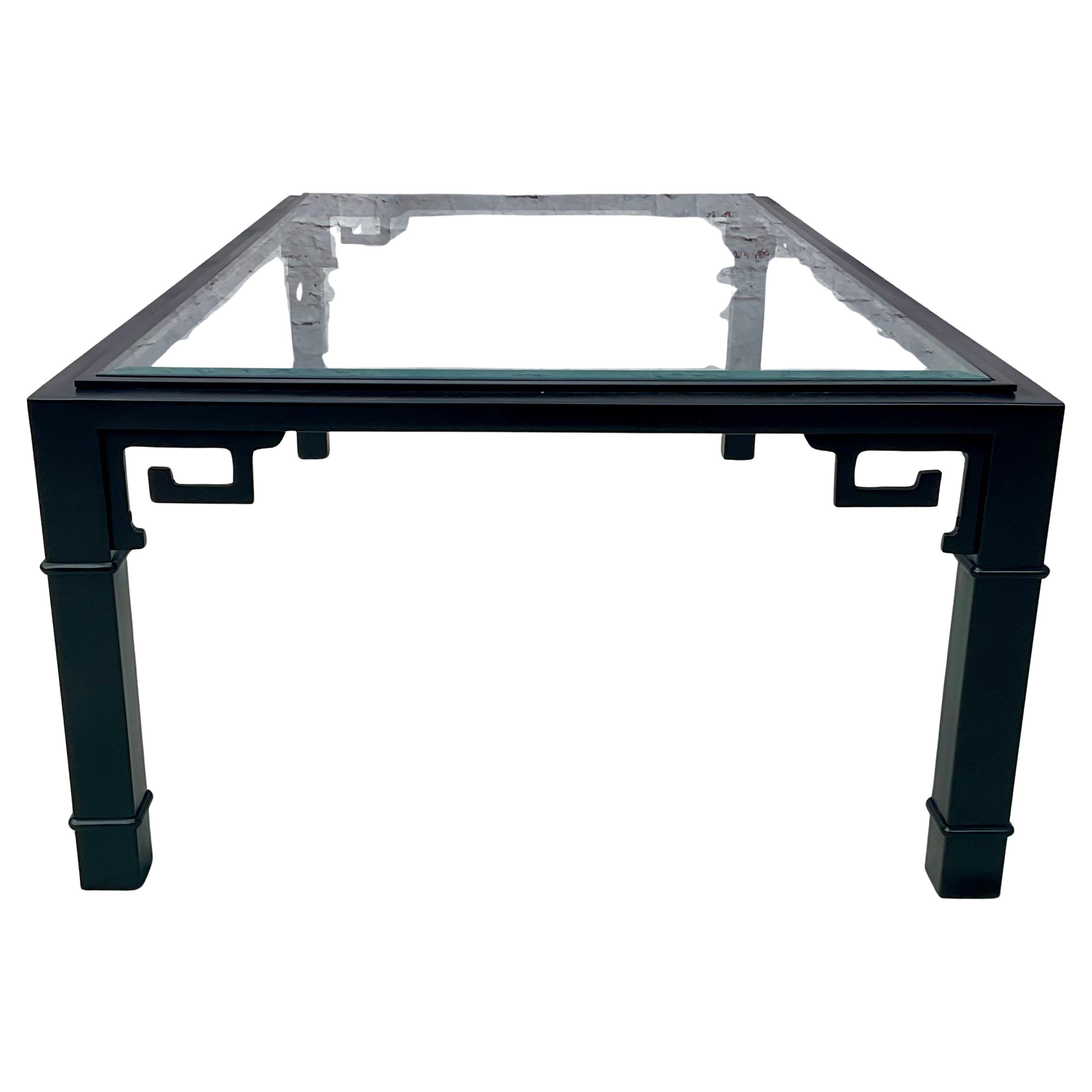 20ième siècle Table basse en fer laqué noir en vente