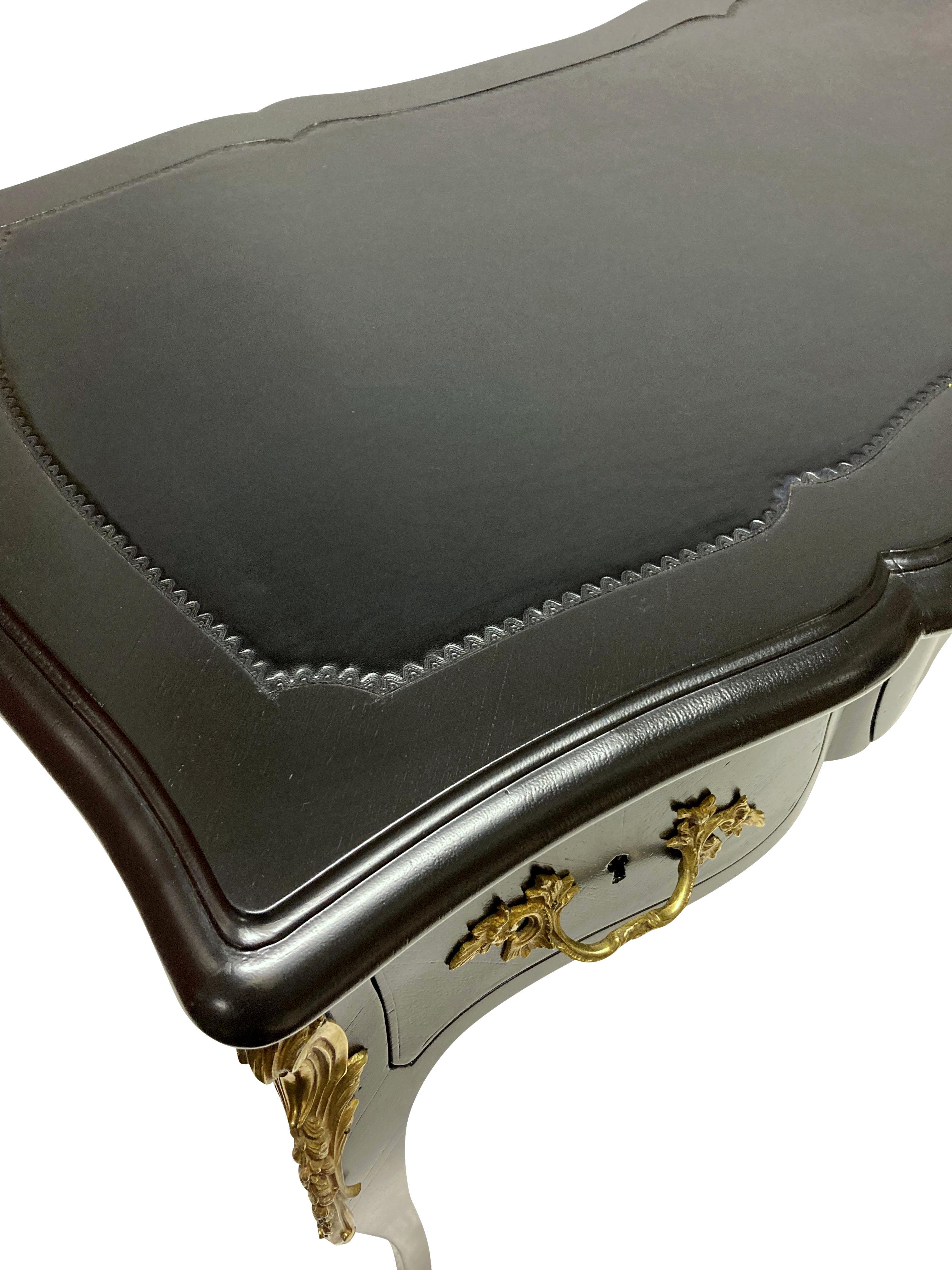 Black Lacquered Louis XV Style Writing Table In Good Condition For Sale In London, GB