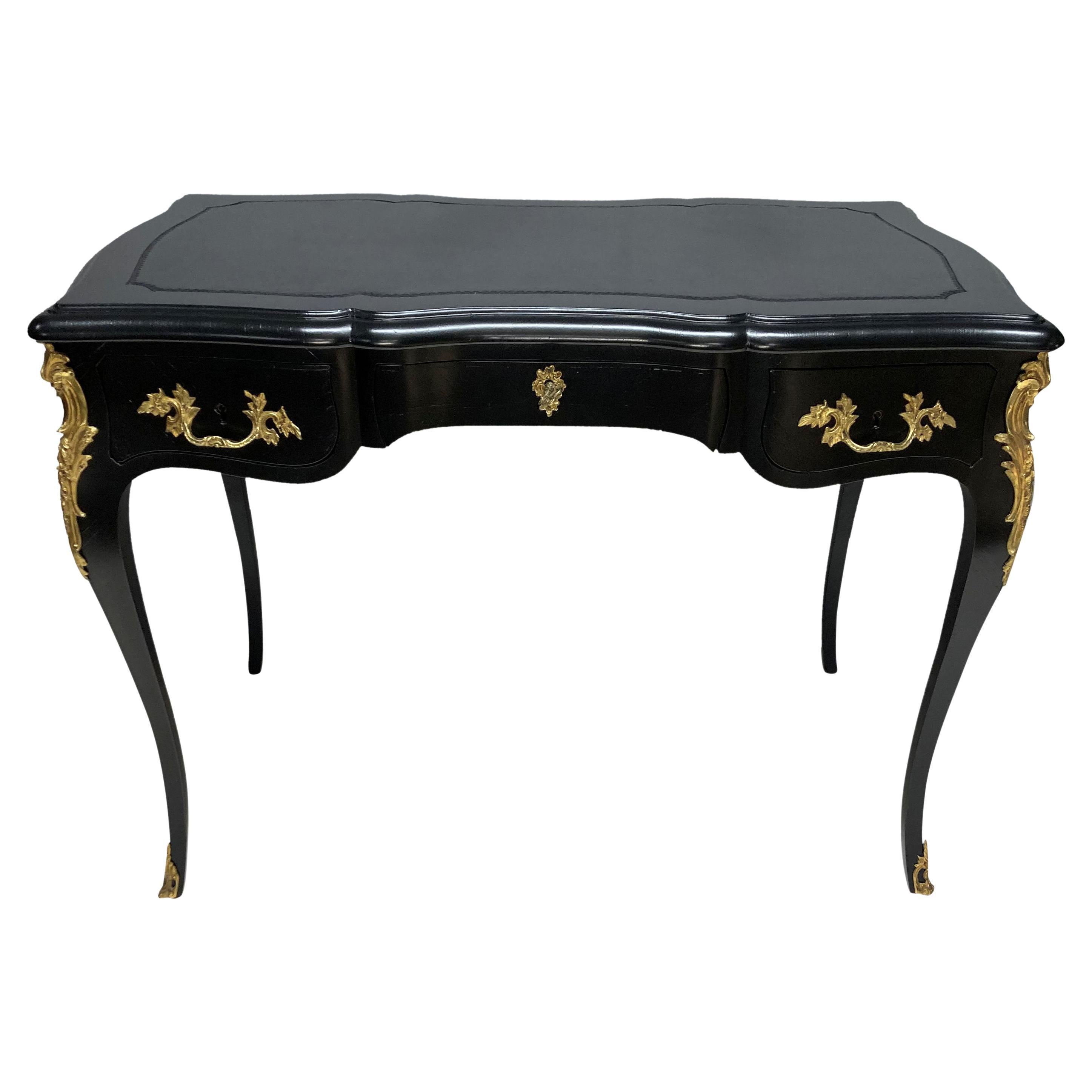 Table à écrire de style Louis XV laquée noire