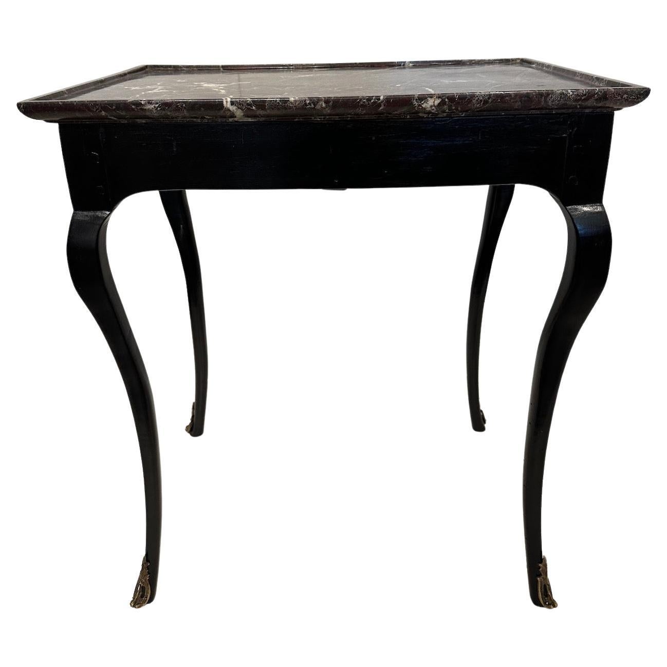 Schwarz lackierter Tisch mit Marmorplatte im Zustand „Gut“ im Angebot in Newport Beach, CA