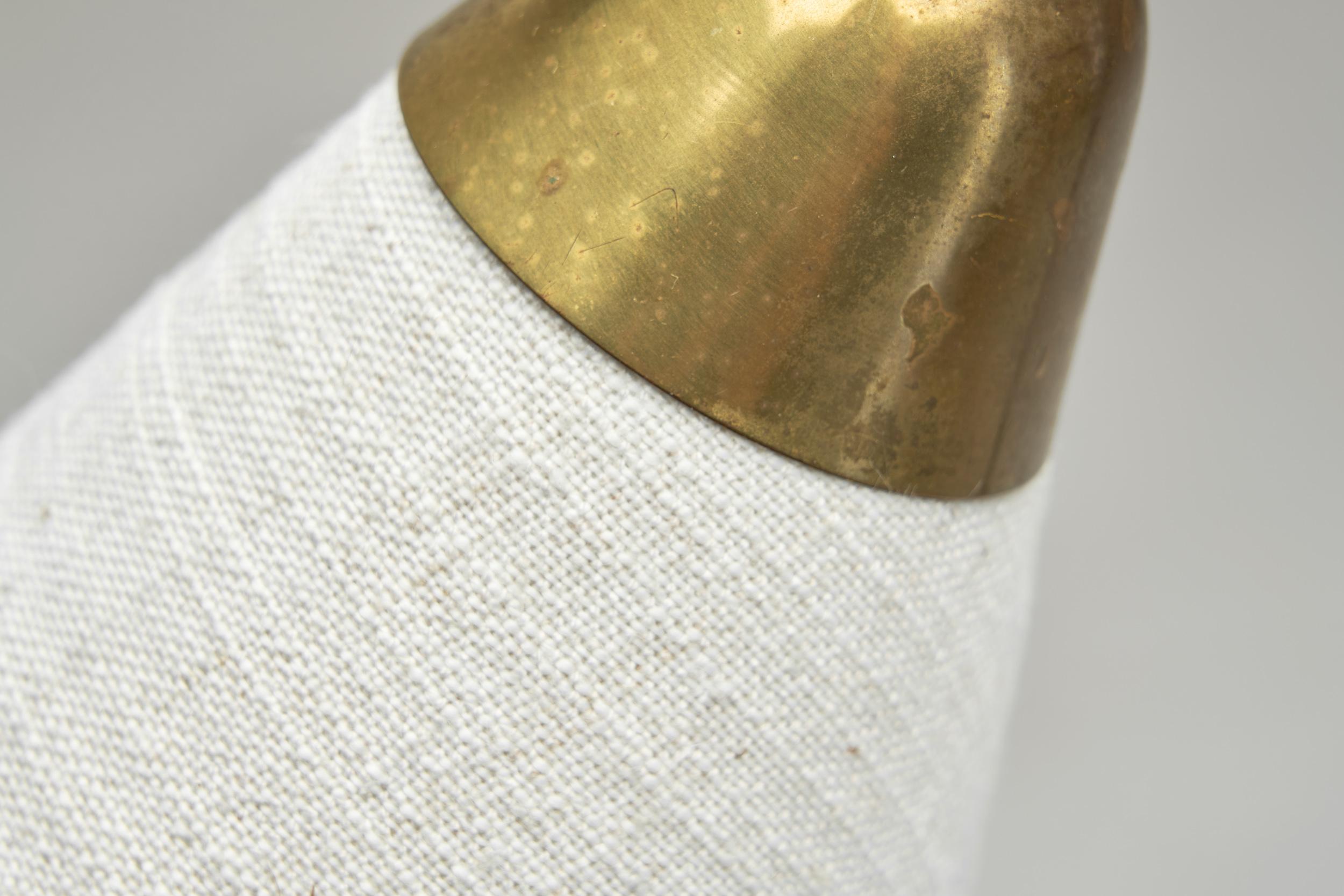 Lampada da terra in metallo laccato nero e ottone, Danimarca, anni '50 in vendita 4