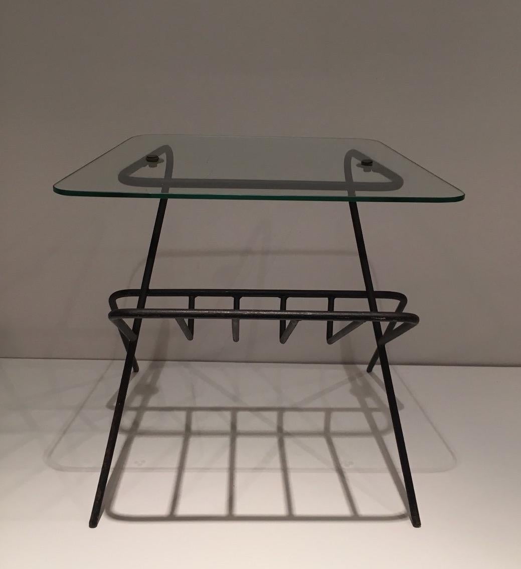 Black Lacquered Metal and Glass Shelf Magazine Rack. French work. Circa 1950 For Sale 7