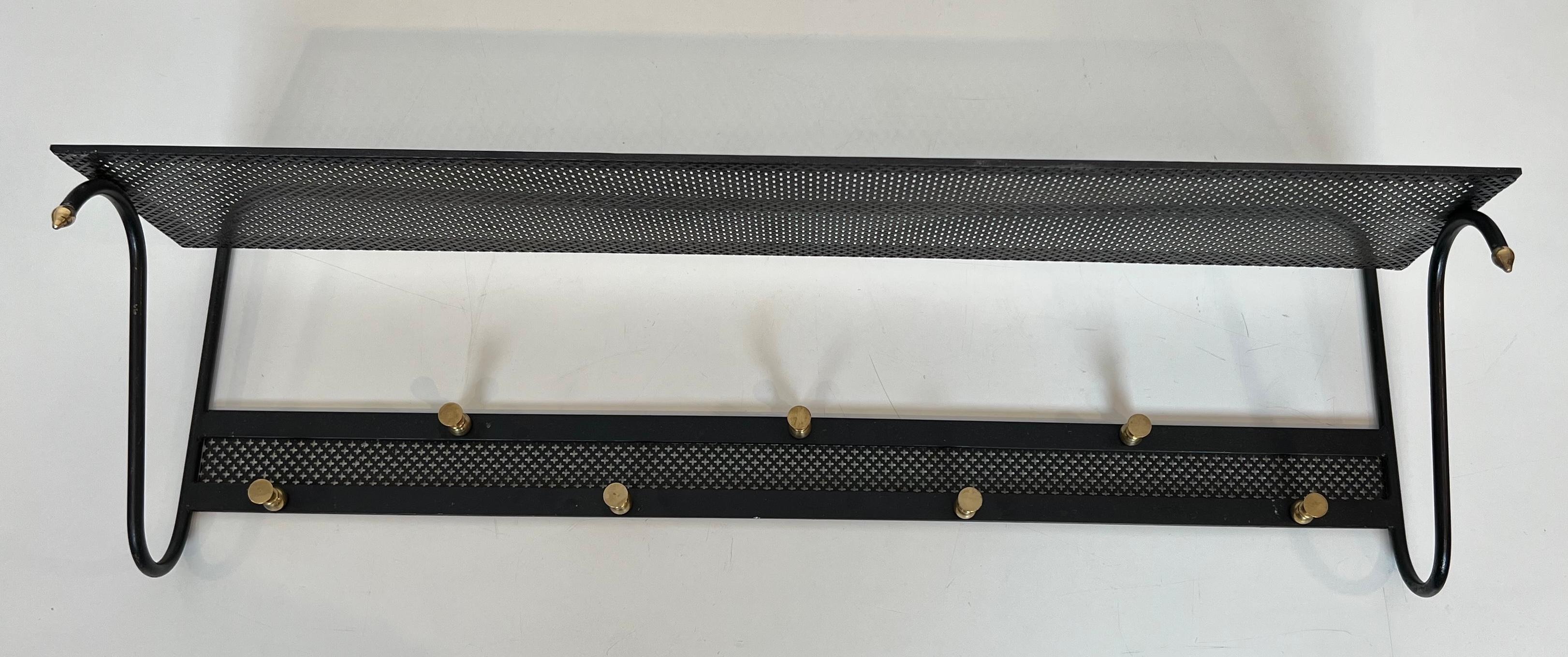 Porte-manteau en métal laqué noir avec tôle perforée et laiton en vente 12
