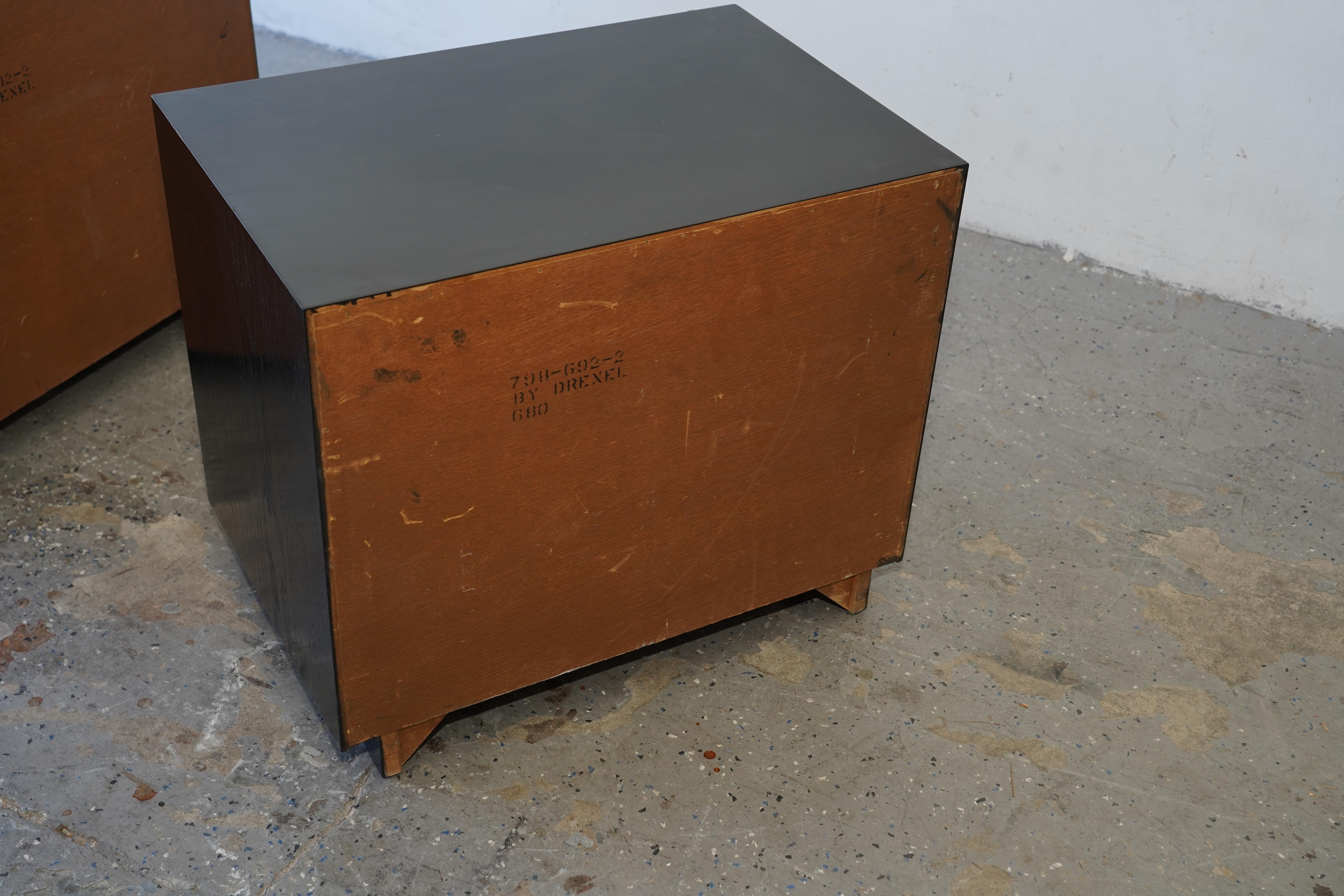 Black lacquered  mid-century modern Hollywood Regency Campaign  nightstands For Sale 9