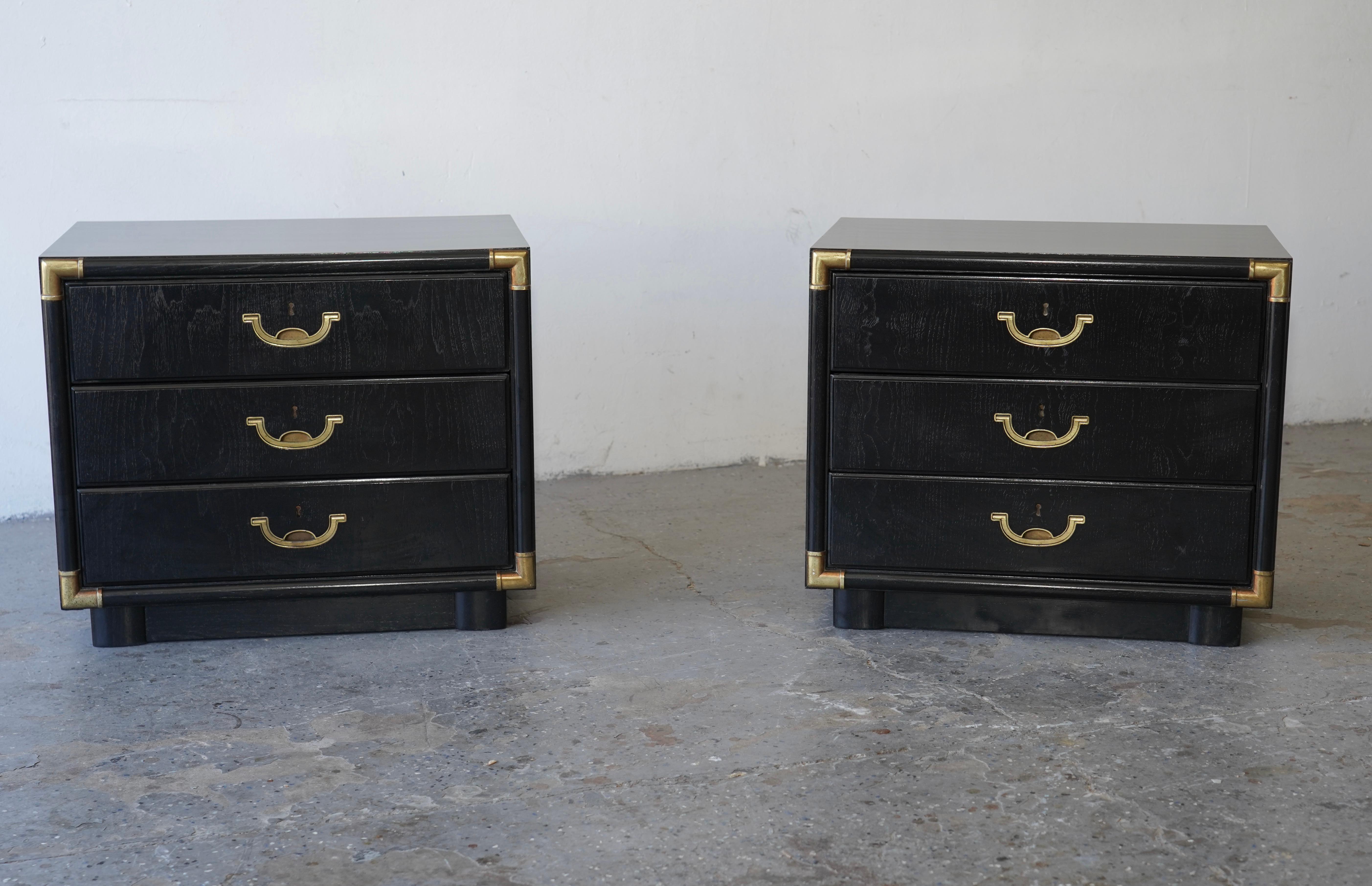 Black lacquered  mid-century modern Hollywood Regency Campaign  nightstands For Sale 2