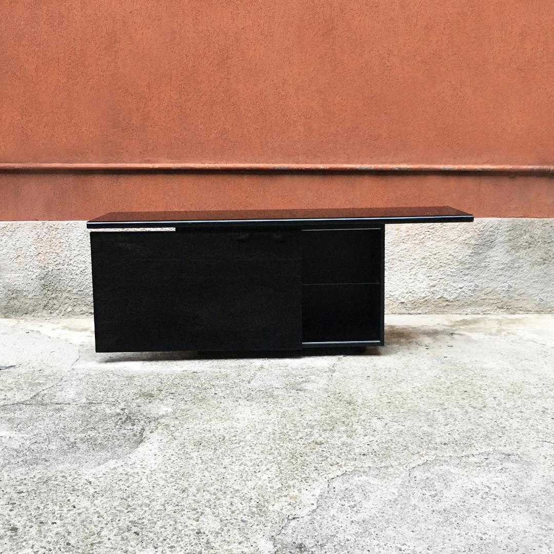 Black Lacquered Sheraton Sideboard by G.Stoppino and L.Acerbis by Acerbis, 1977 In Good Condition In MIlano, IT