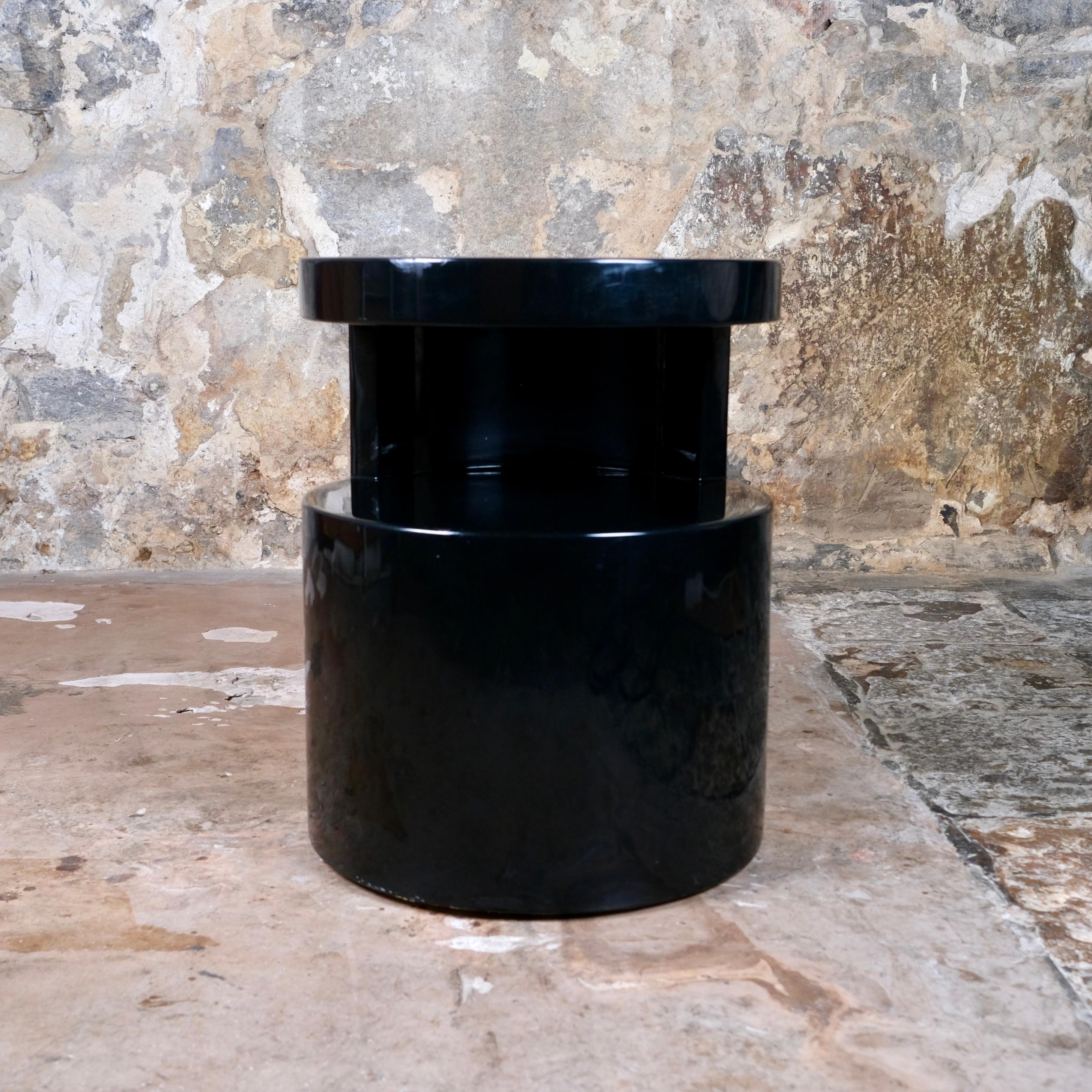 Late 20th Century Black lacquered side or bedside table with shelf, Italy, 1980s