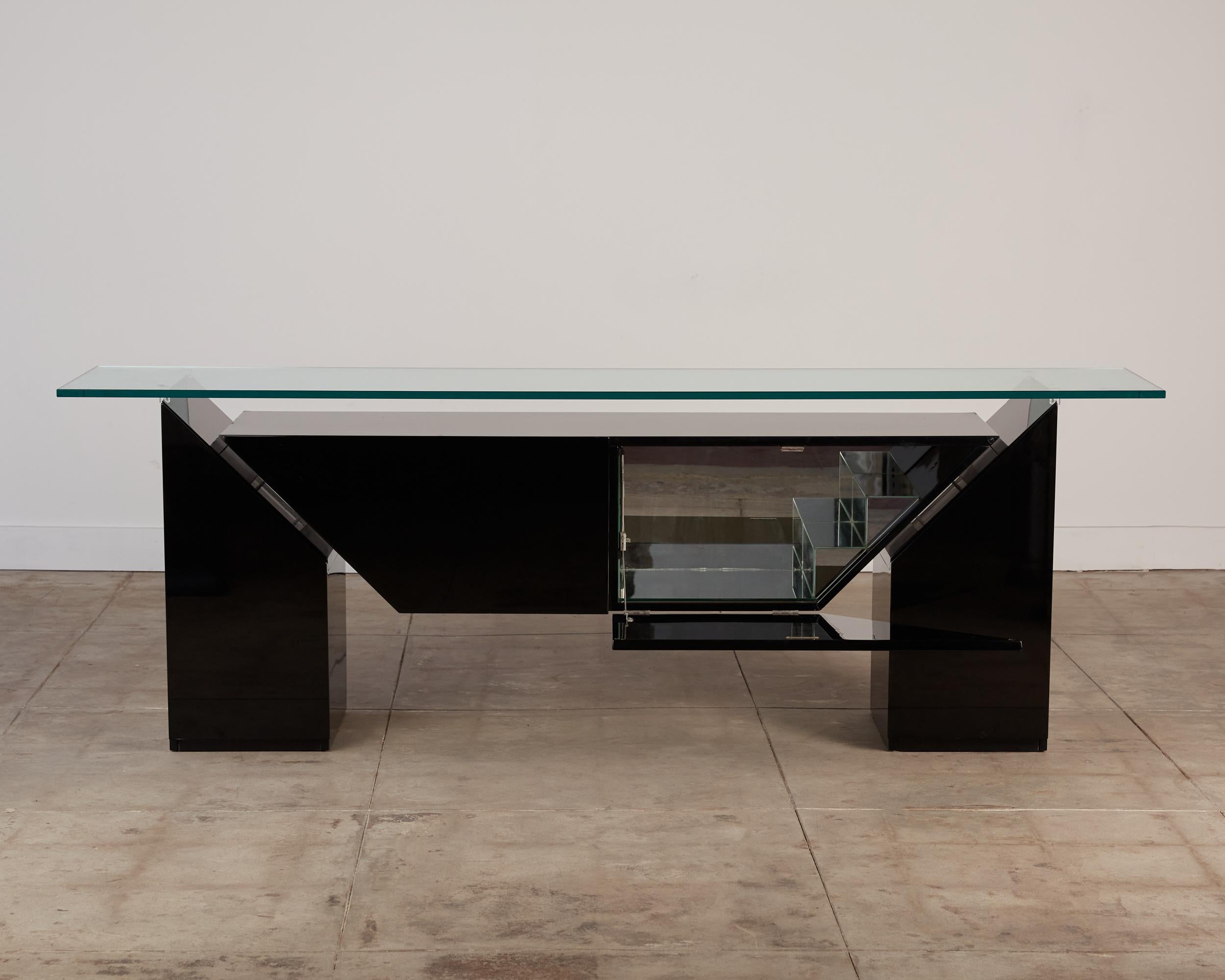 Late 20th Century Black Lacquered Sideboard by Luigi Gorgoni for Roche Bobois