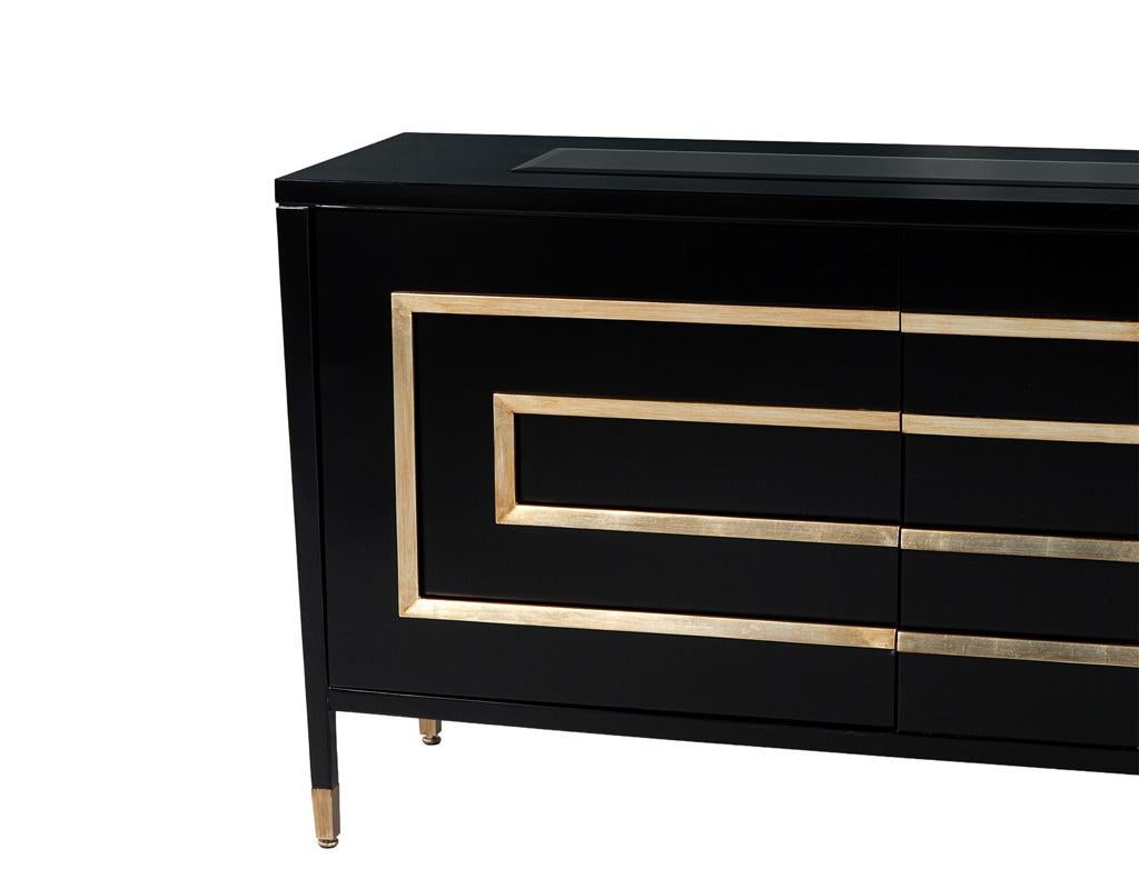 Schwarz lackierter Sideboard-Schrank mit Blattgoldverzierung im Angebot 6