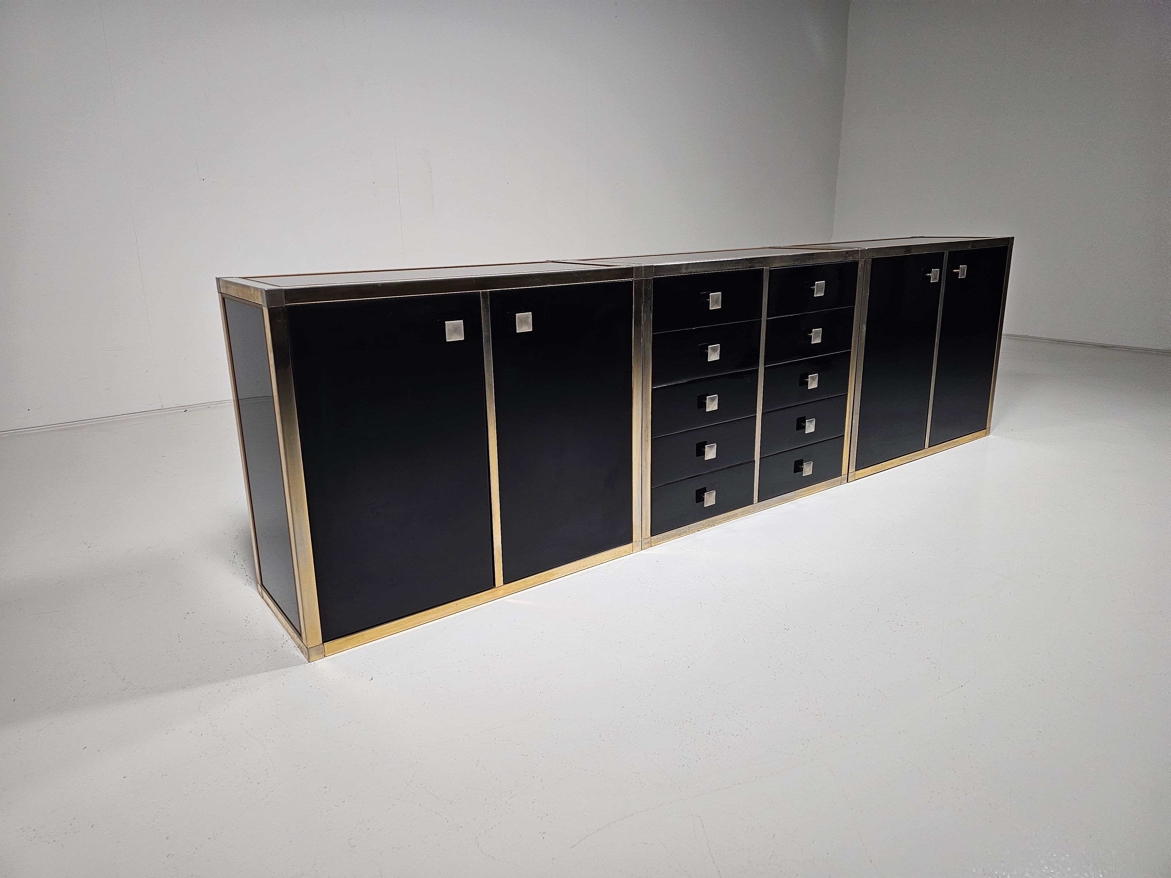 Aparador/Credenza lacado en negro de Renato Zevi, Italia, 1970 Moderno de mediados de siglo en venta