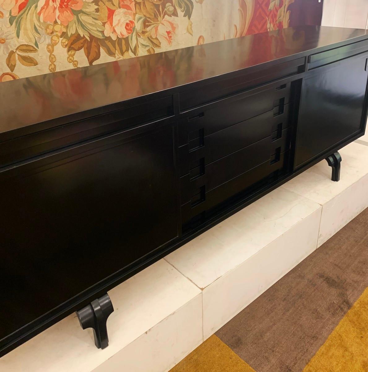 Black Lacquered Sideboard by Luigi Massoni, 1960s In Good Condition In Brussels, BE