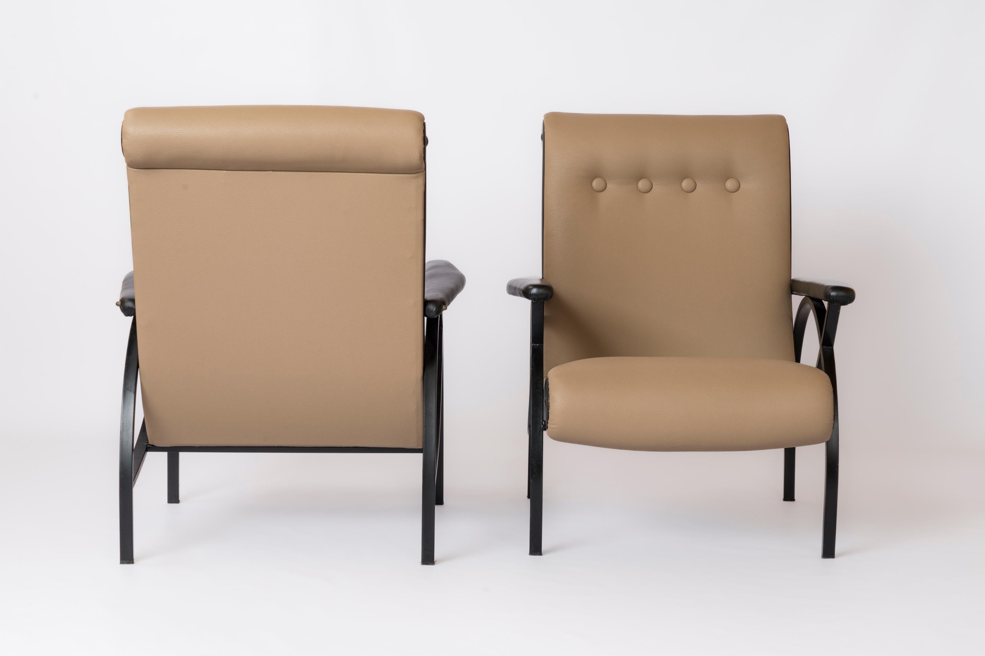 Sillones de acero lacado negro y piel de topo al estilo de Borsani - Italia 1960 en Bueno estado para la venta en New York, NY