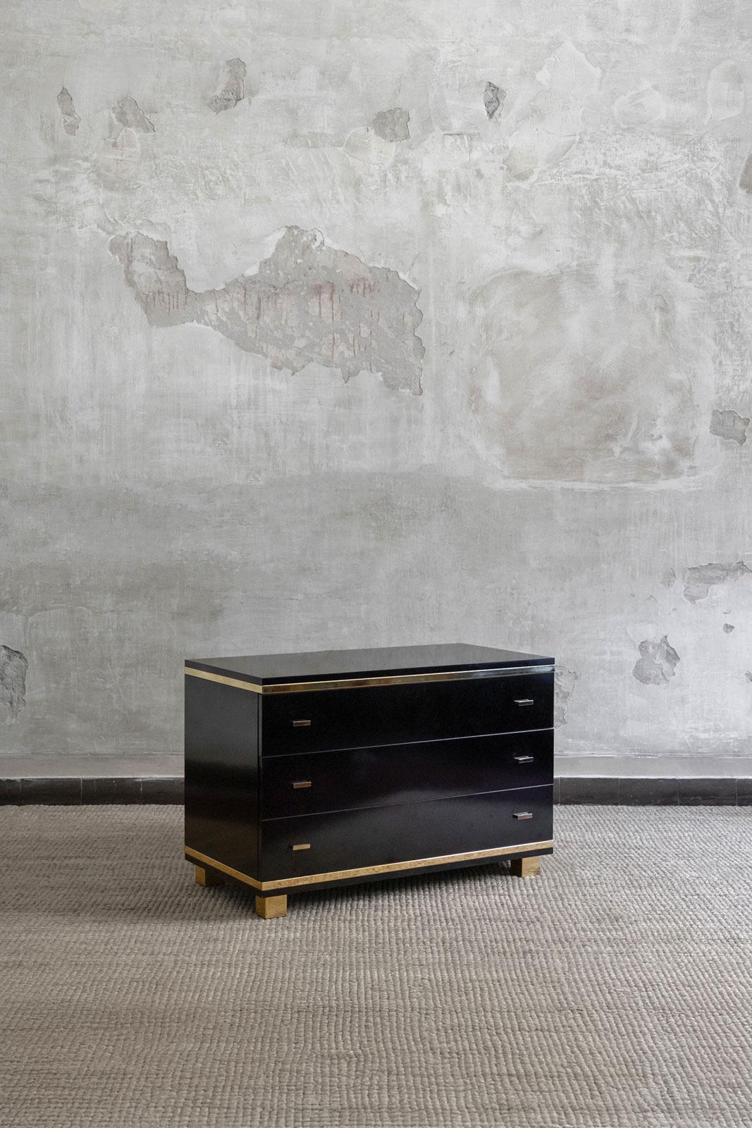 Cómoda De Madera Y Metal Lacados En Negro. Attr. Willy Rizzo, Italia 1970
Detalles del producto
Dimensiones: 90 An x 60 Al x 45 Pr cm