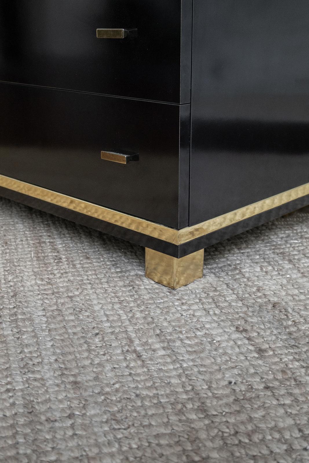 Cómoda De Madera Y Metal Lacados En Negro. Attr. Willy Rizzo, Italia 1970 Latón en venta