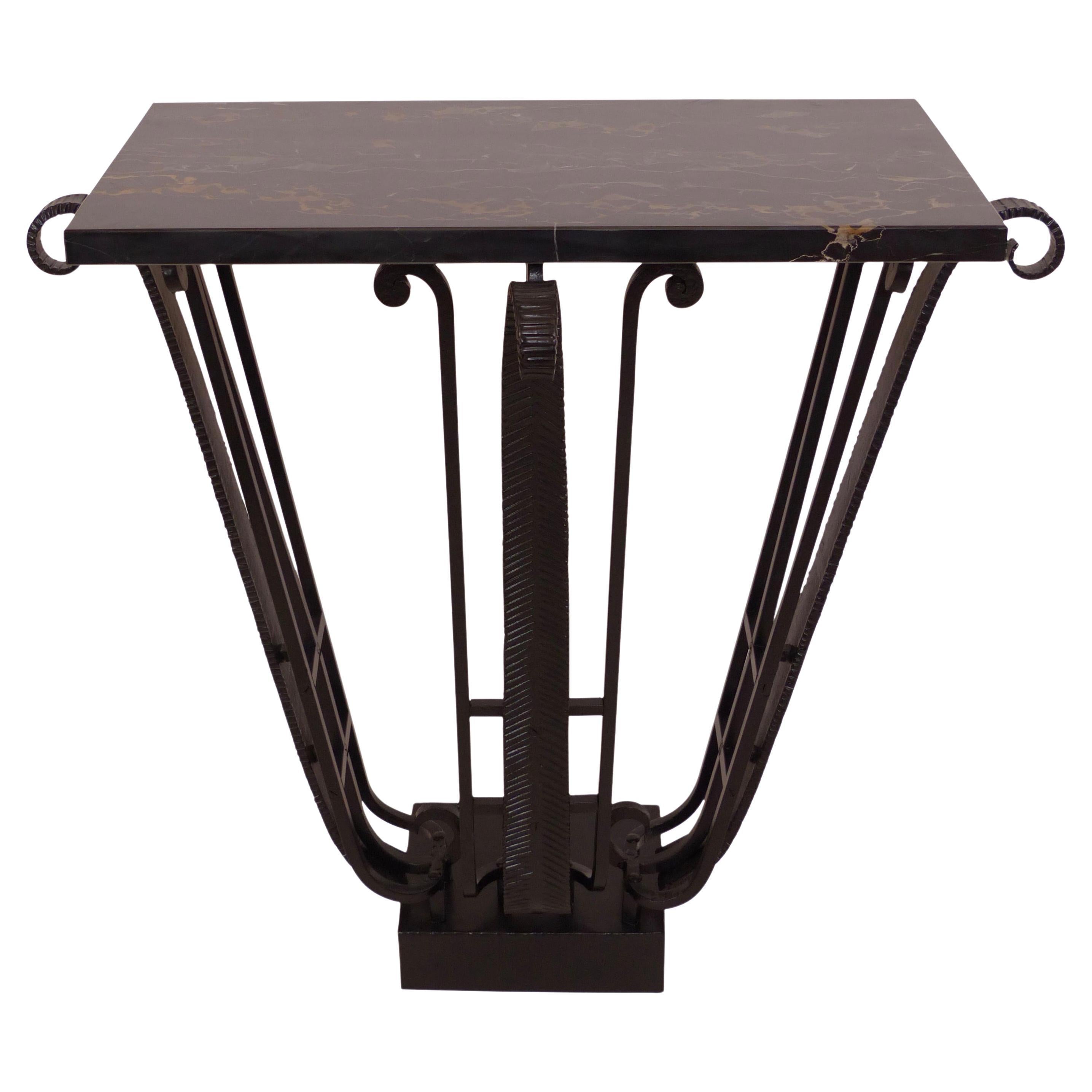 Table console Art Déco 1930 en fer forgé laqué noir avec marbre