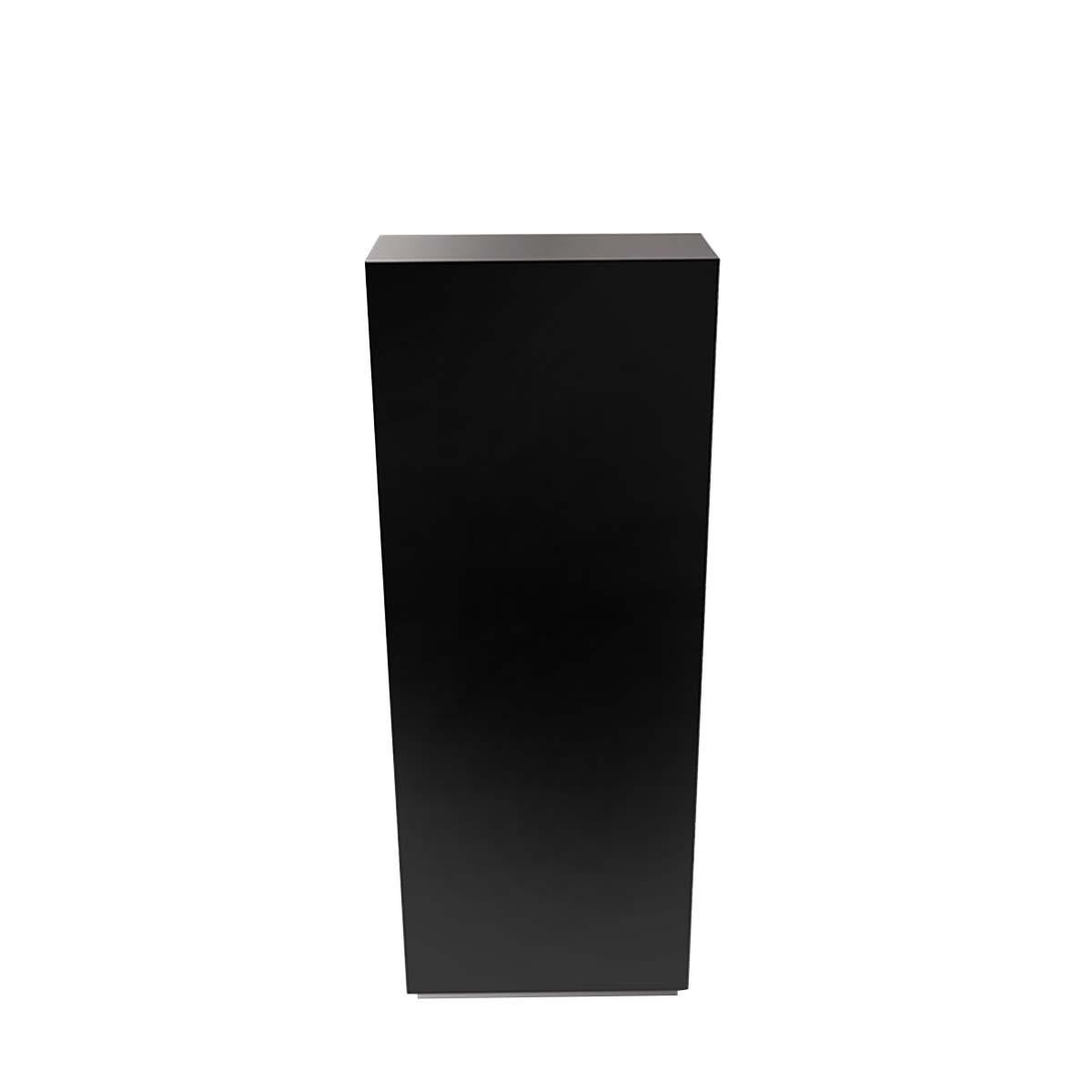 Pedestal black lak with solid wood
structure in black lacquered finish.