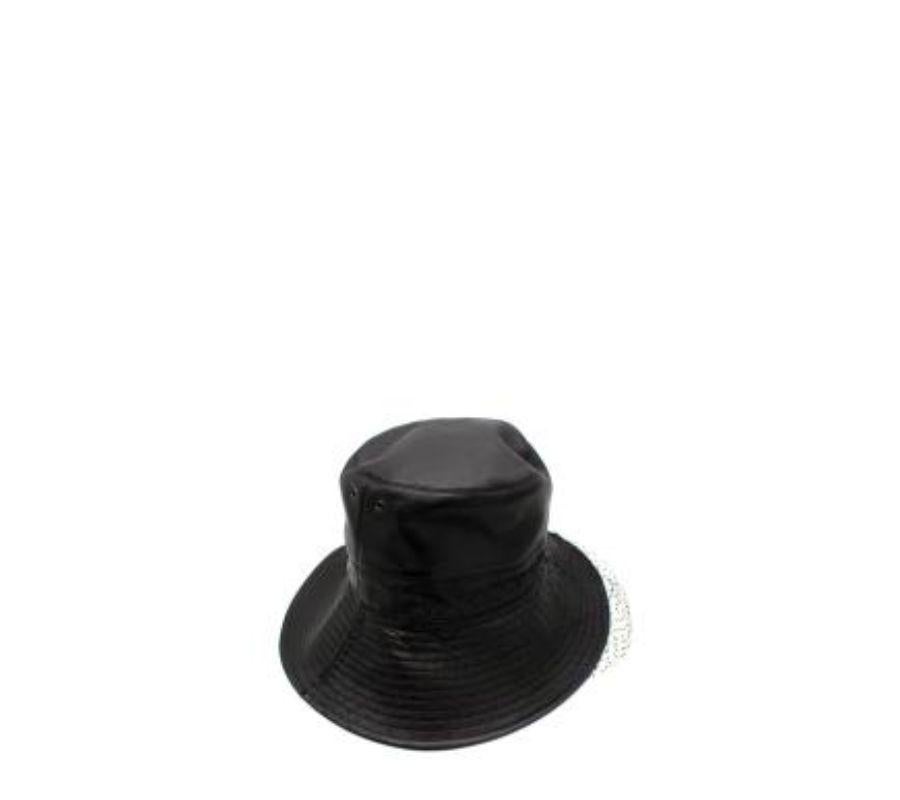 Beige Cappello a secchiello in pelle di agnello nera con velo - Taglia 56 in vendita