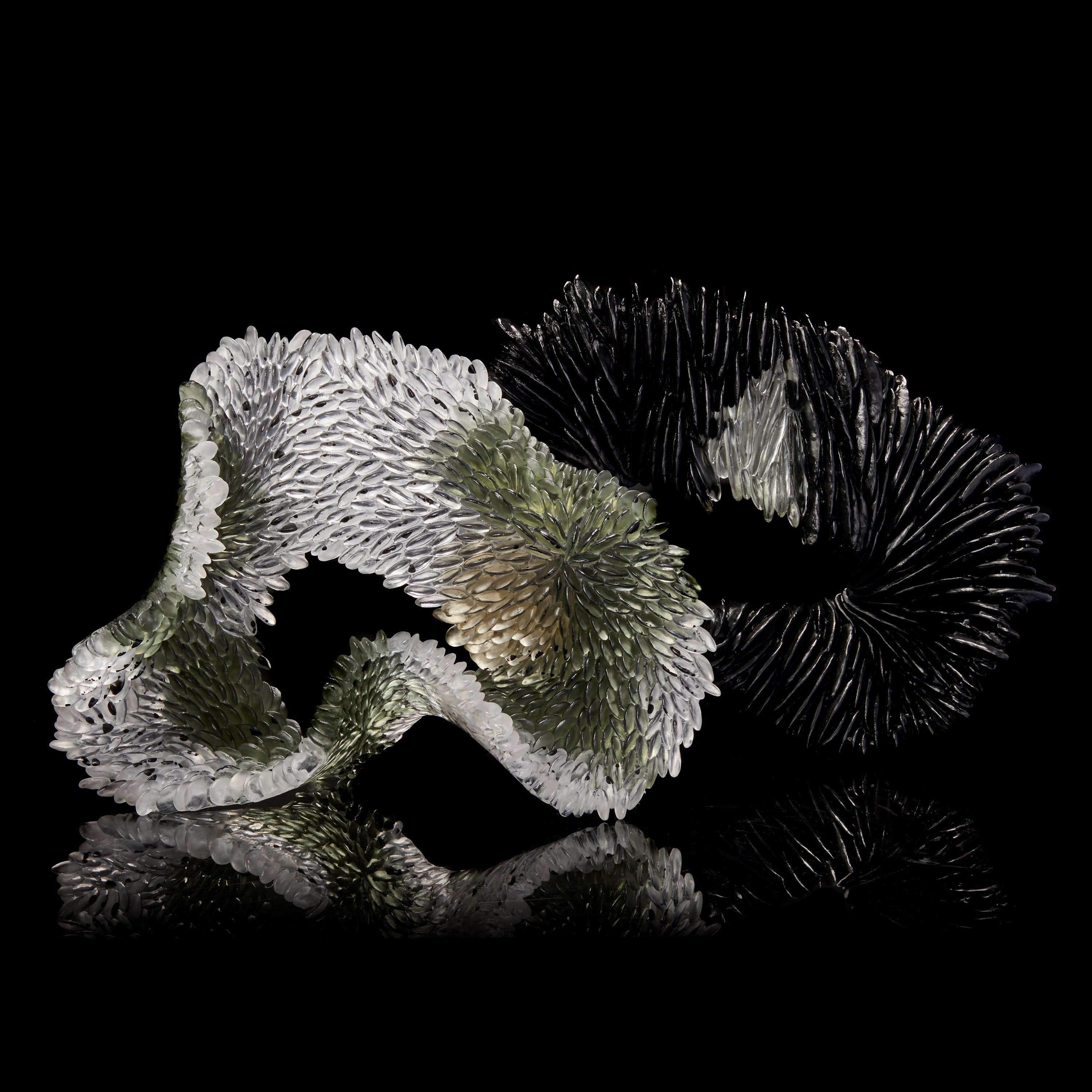  Lamellae, sculpture debout en verre coulé texturé de Nina Casson McGarva en vente 1