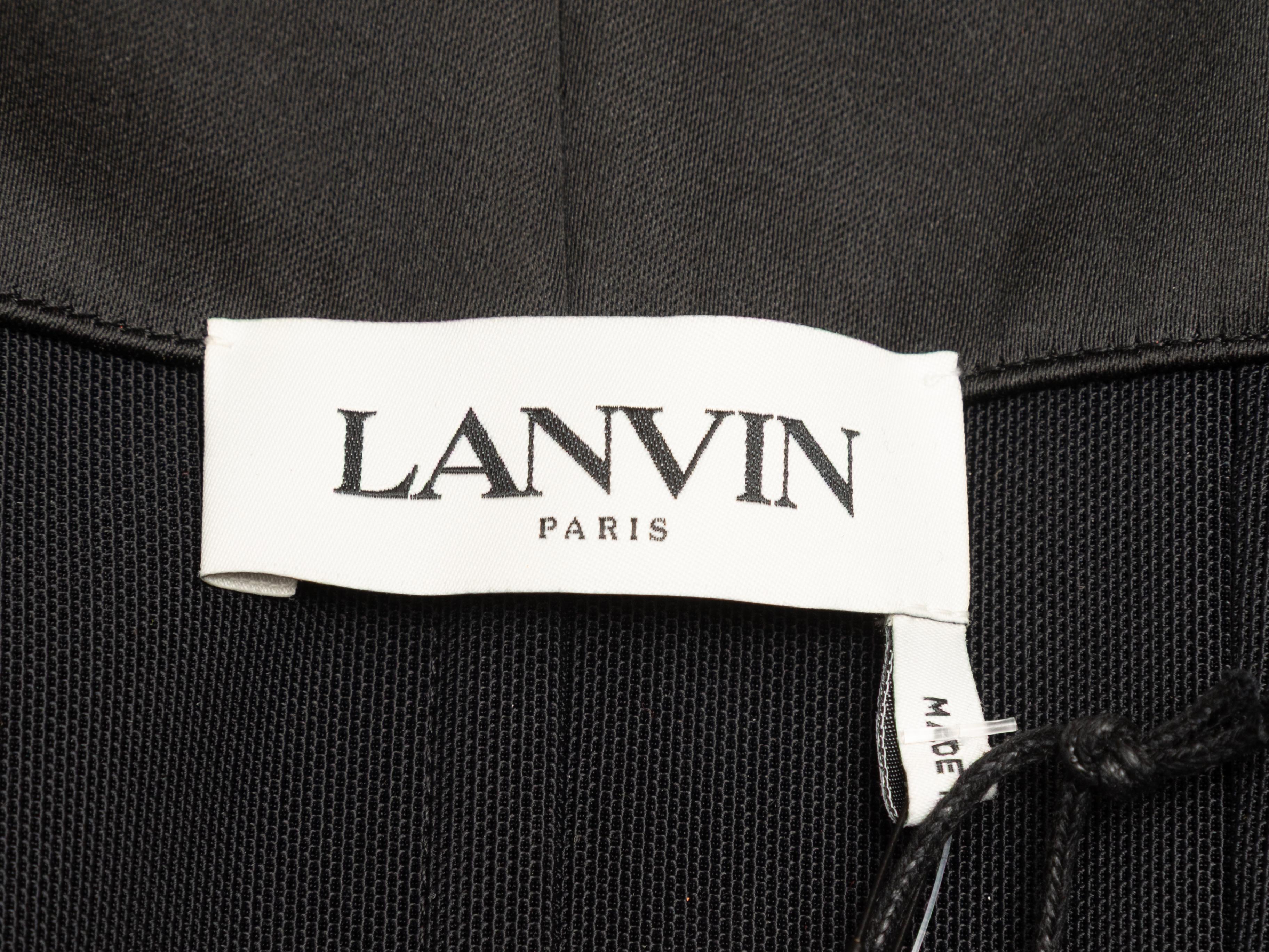 Top corset à bretelles en satin noir de Lanvin. Décolleté en cœur. Fermeture à glissière au dos. Poitrine de 29,5