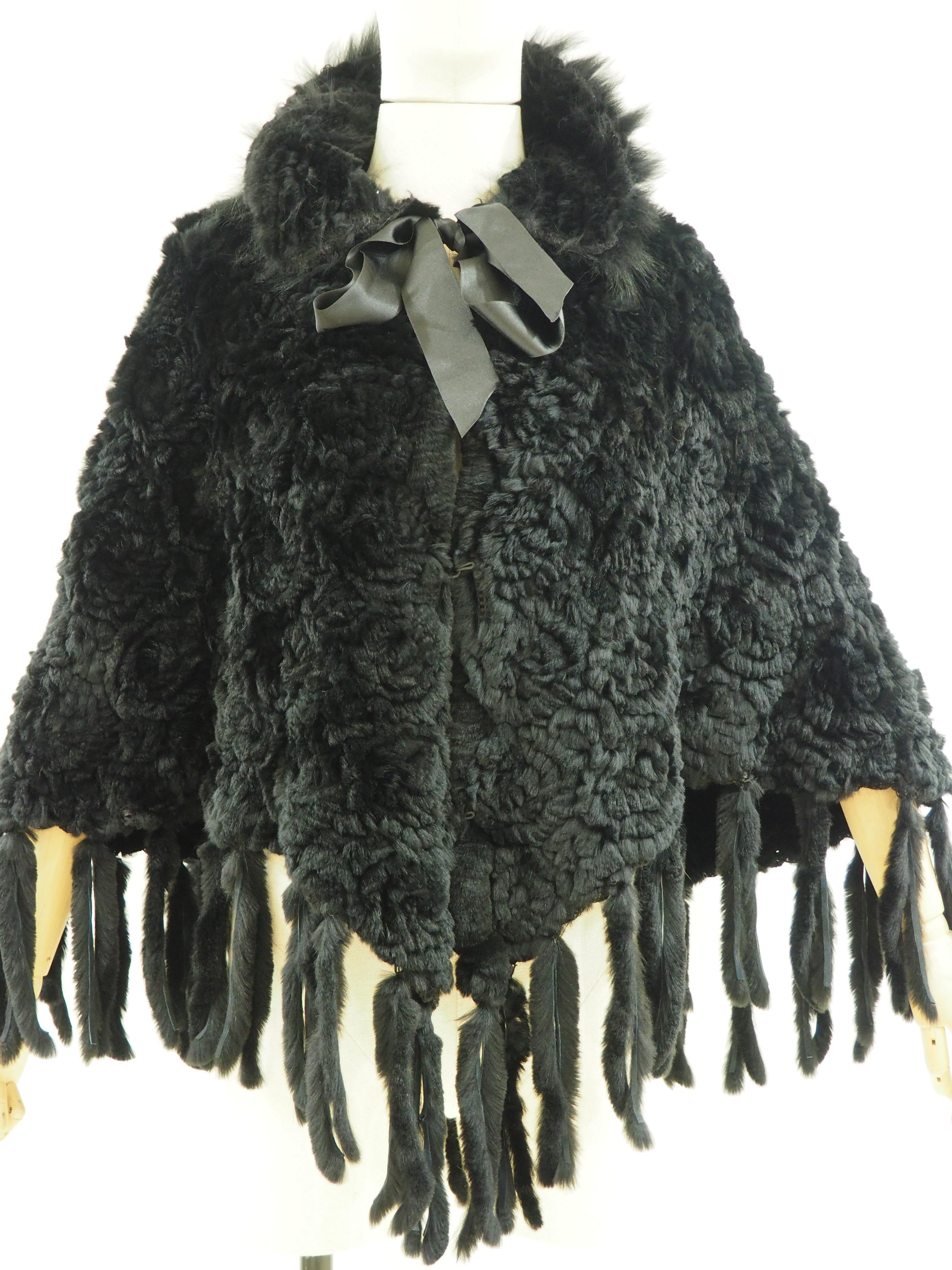 Black lapin fur fringes jacket cape For Sale 3