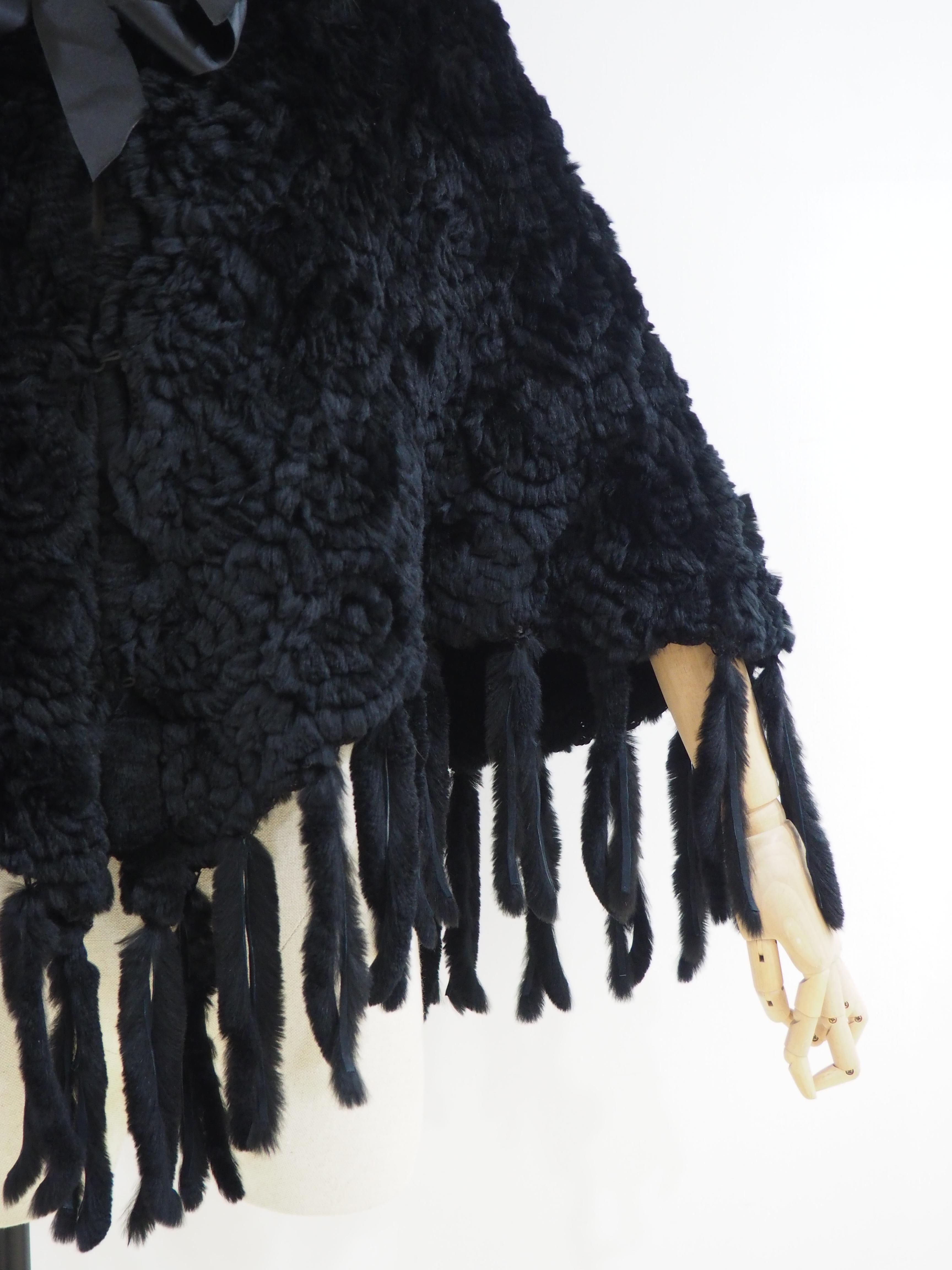 Black lapin fur fringes jacket cape For Sale 4