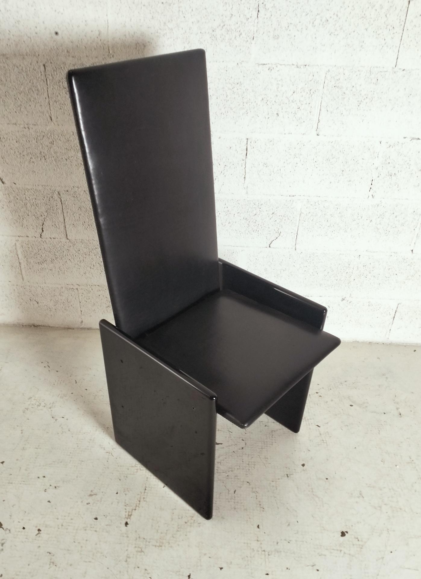 Mid-Century moderno Sedia laccata nera e in pelle 