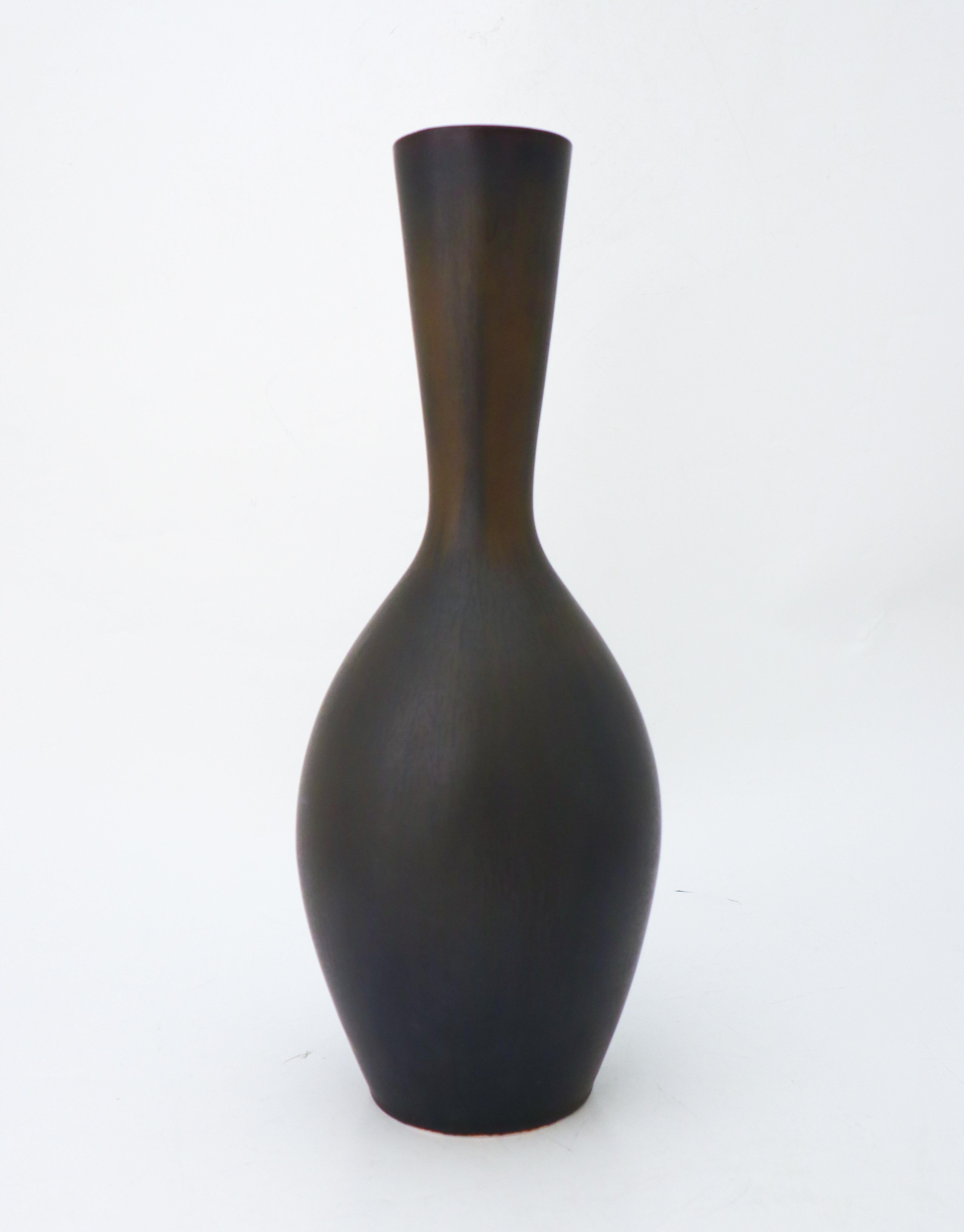 Scandinavian Modern Black Large Ceramic Vase - Carl-Harry Stålhane - Rörstrand - Mid 20th Century For Sale