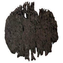 Schwarzer großer Teller aus verkohltem Holz, Indonesien, Contemporary