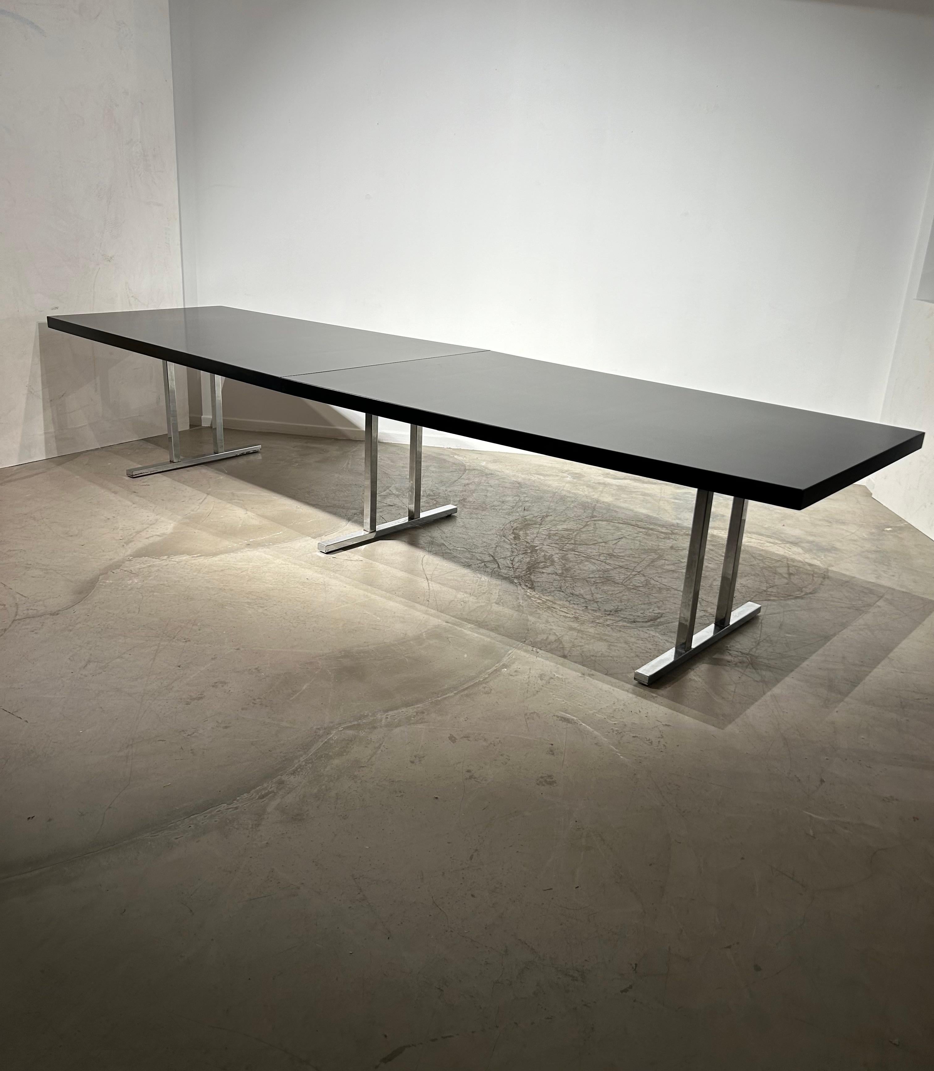 Allemand Grande table de conférence/de salle à manger noire pour Kondor en vente