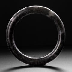 Bracelet jonc en jade noir et lavande de grand diamètre certifié non traité