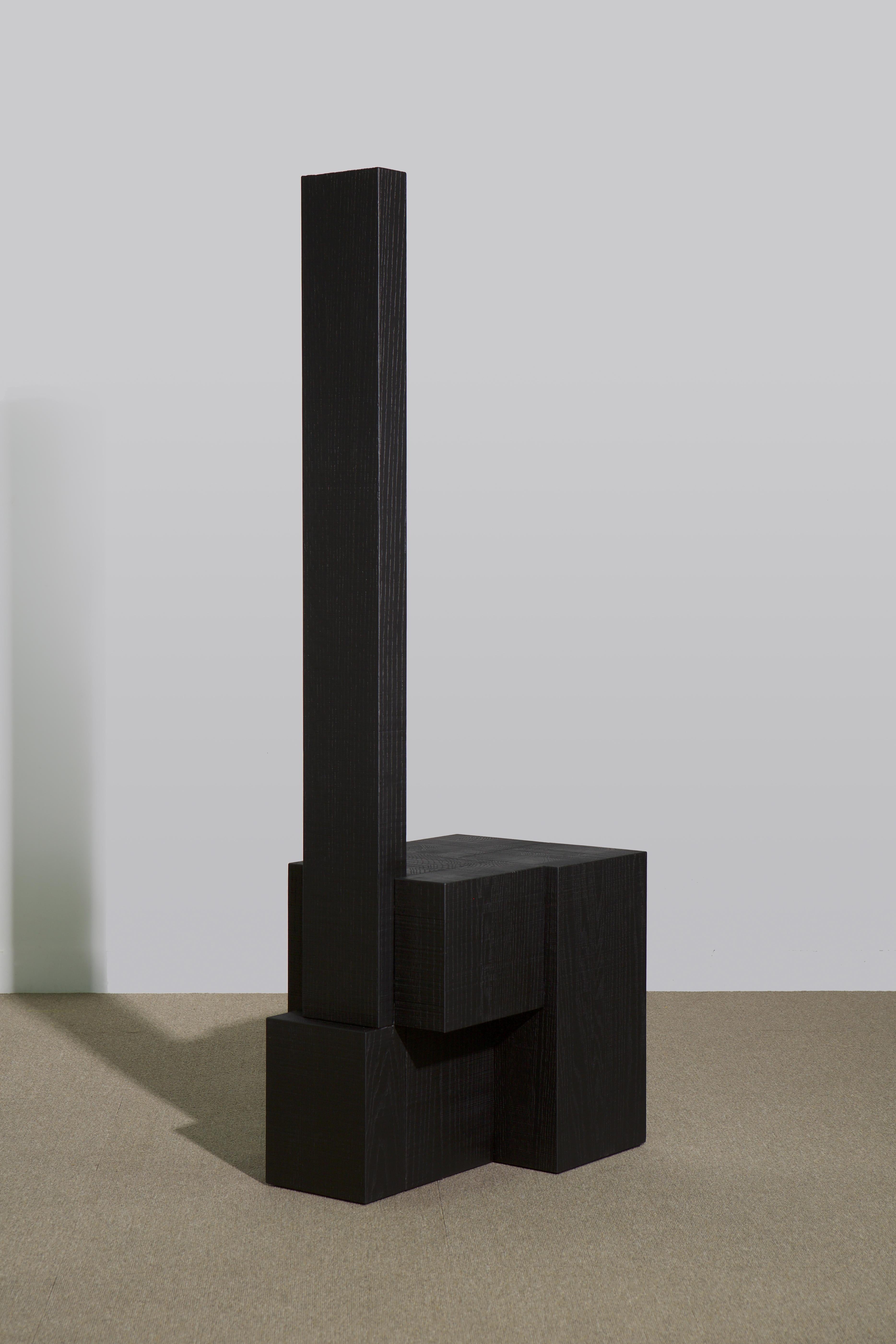 Siège en bois de chêne noir stratifié par Hyungshin Hwang
Dimensions : D 33 x L 54 x H 120 cm
MATERIAL : chêne rouge ébonisé

Layered Series est le thème principal et le concept de l'œuvre de Can, qui poursuit son expérience basée sur la composition
