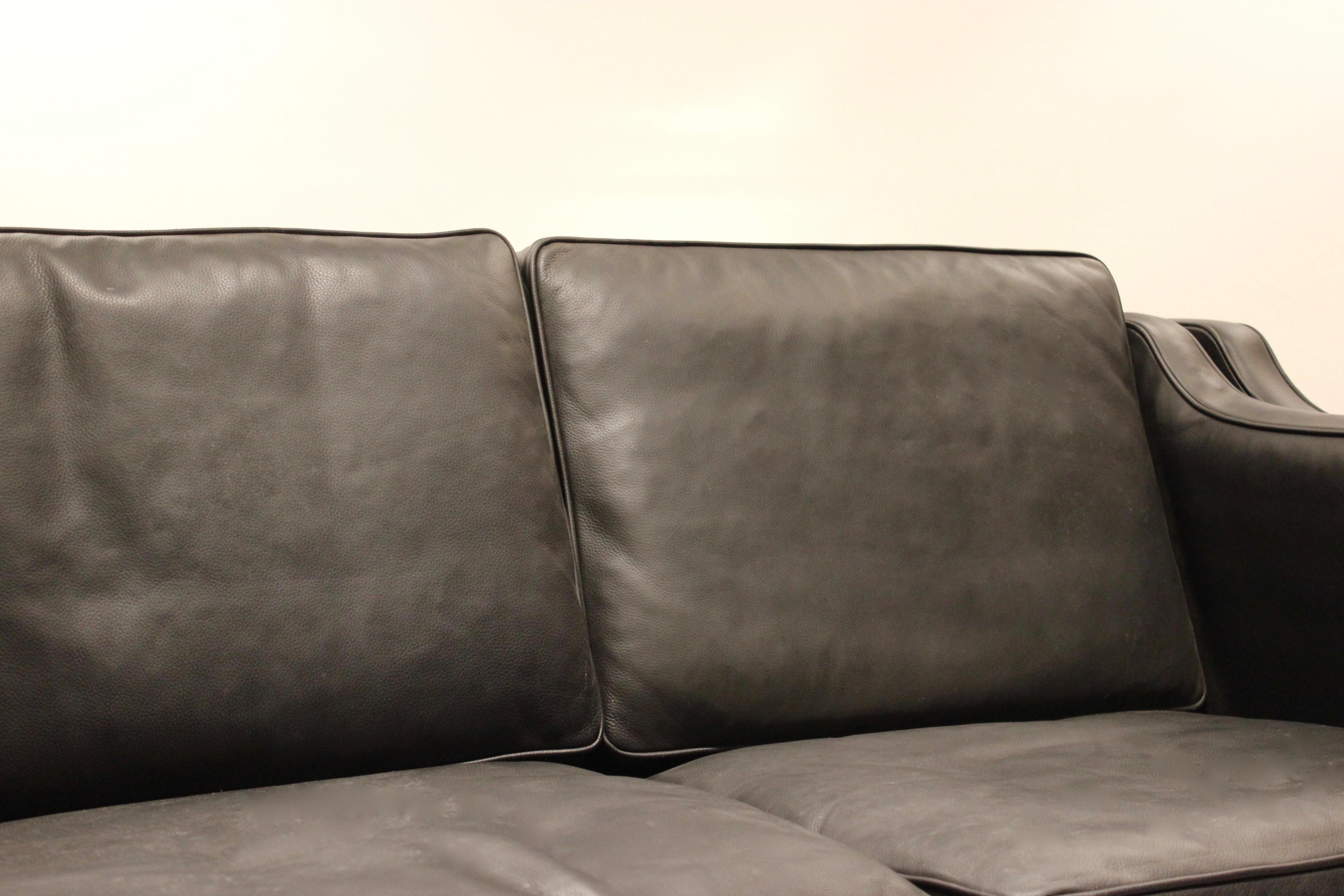 Danish Black Leather 2-Seat Sofa with Legs of Mahogany, Model 2212, by Børge Mogensen