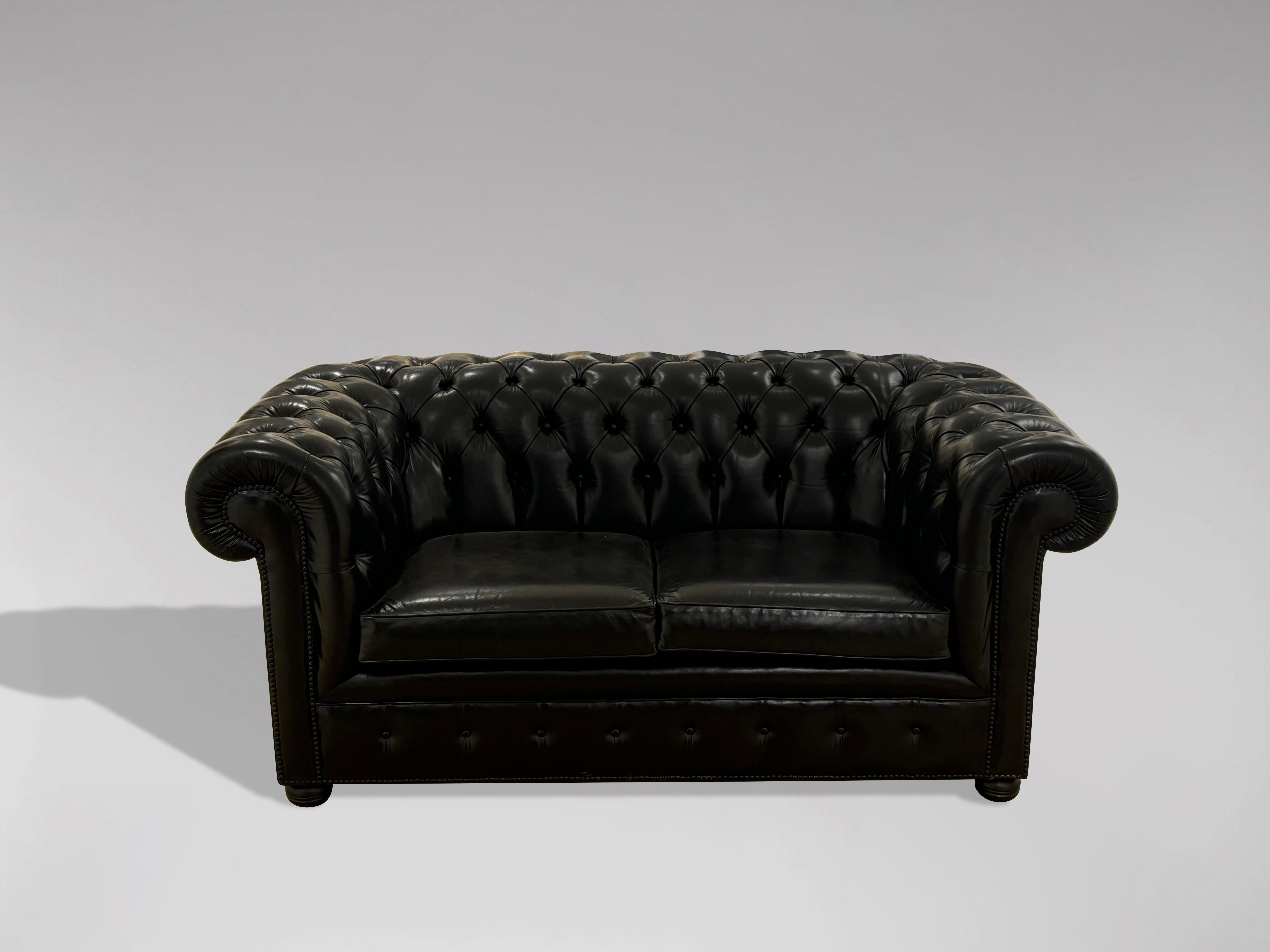 Canapé Chesterfield 2 places en cuir noir en vente 2