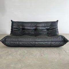 Schwarzes 3-Sitzer-Ledersofa „Togo“ von Ligne Roset, 1980er Jahre, Frankreich