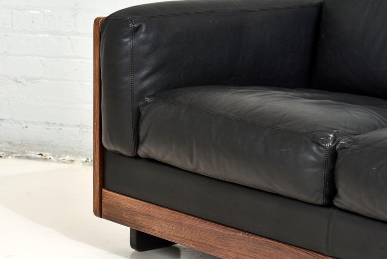 Black Leather/Rosewood “920 Sofa”, Afra and Tobia Scarpa for